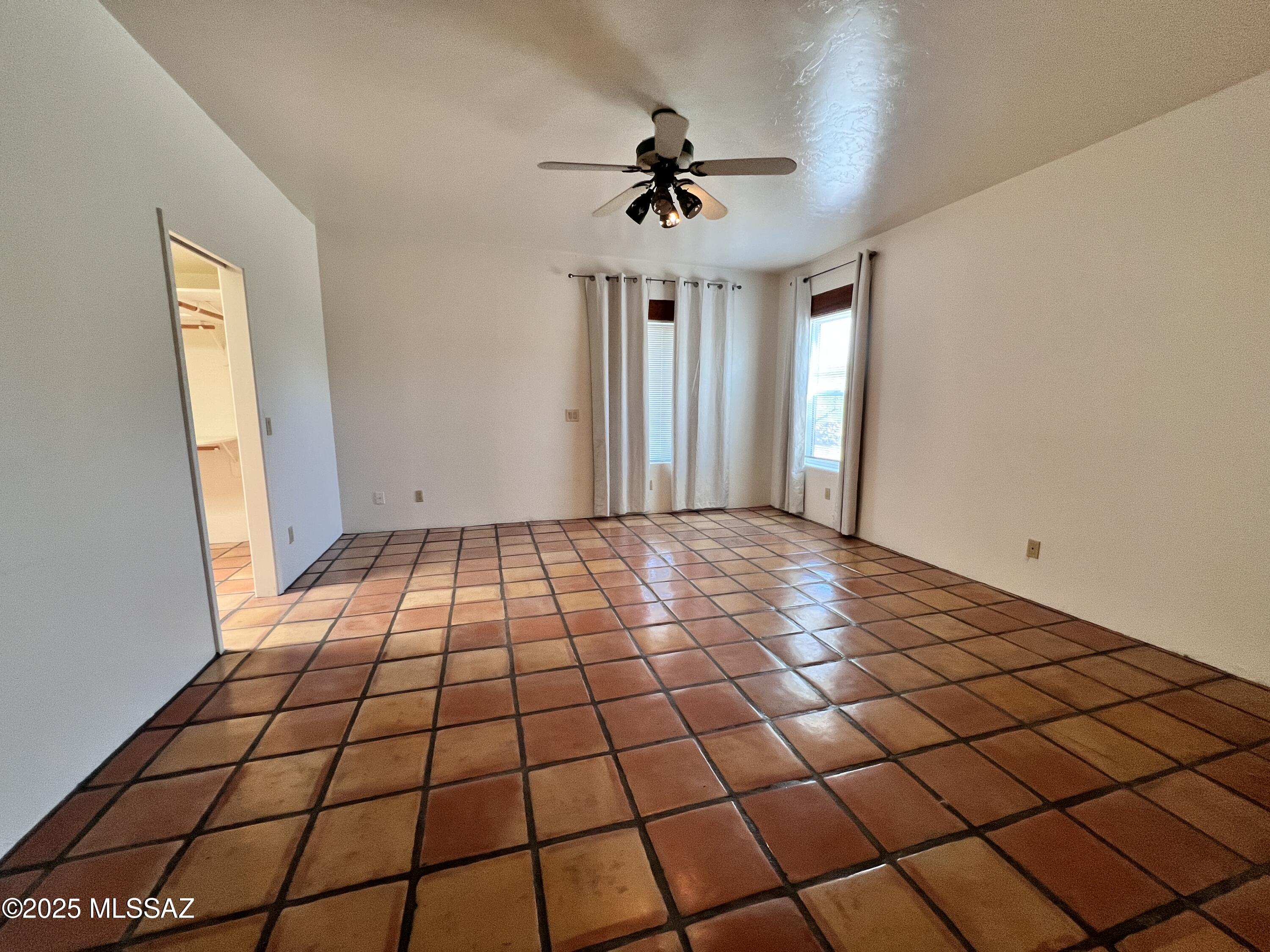 New Tucson Unit NO. 23 (140-261) - Residential Lease