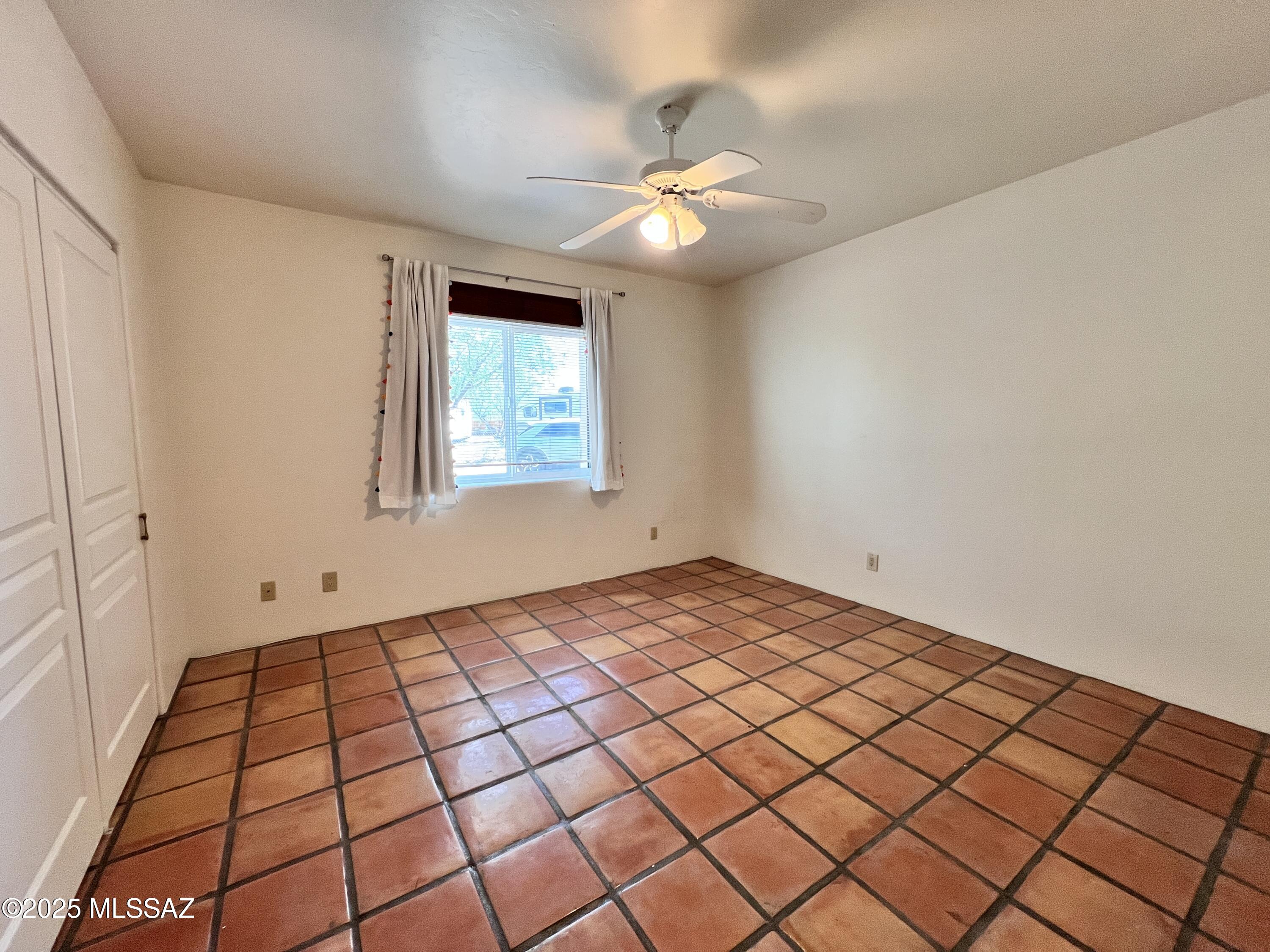 New Tucson Unit NO. 23 (140-261) - Residential Lease
