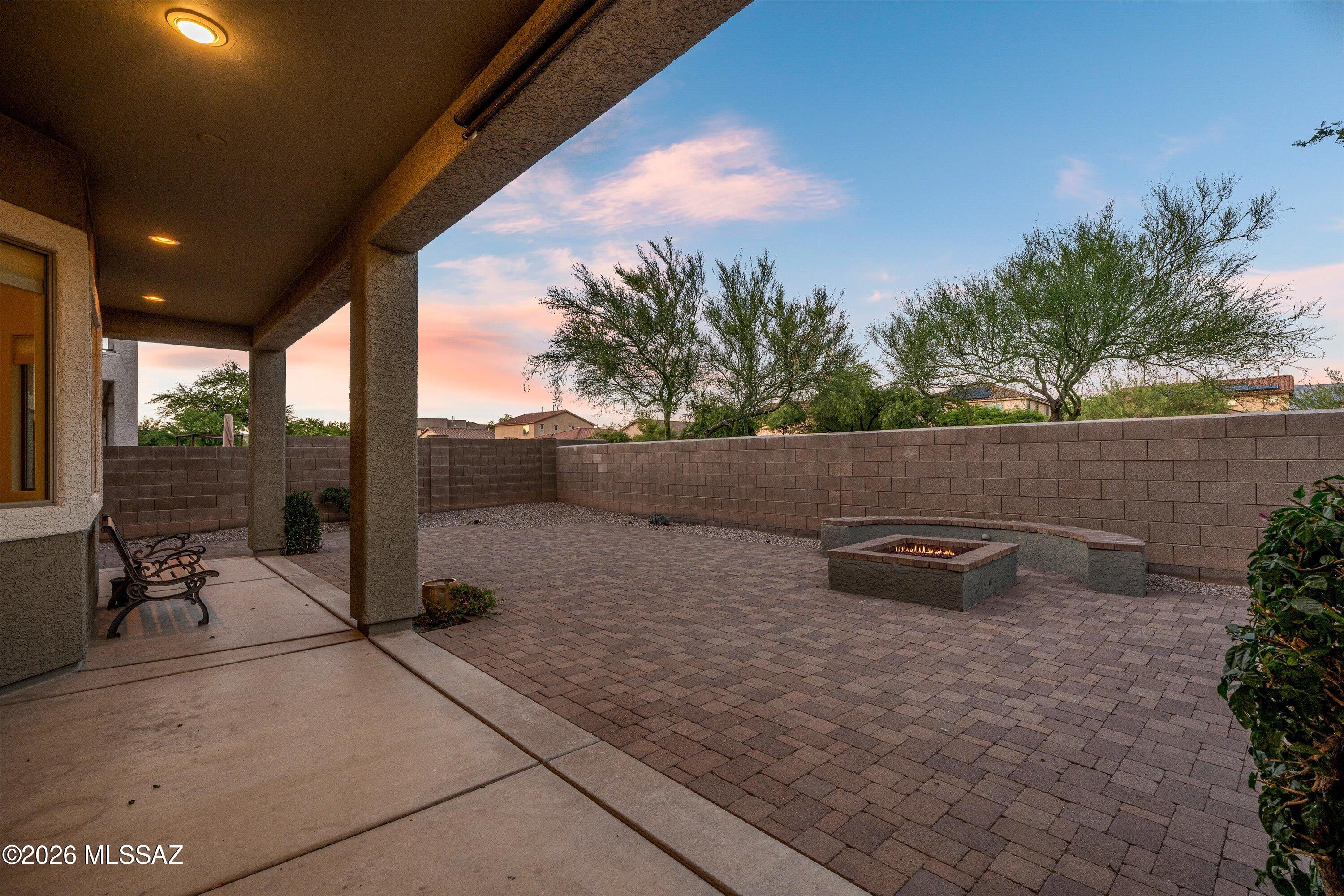 Rancho Vistoso NGHB 10 PCLS S,U & V - Residential