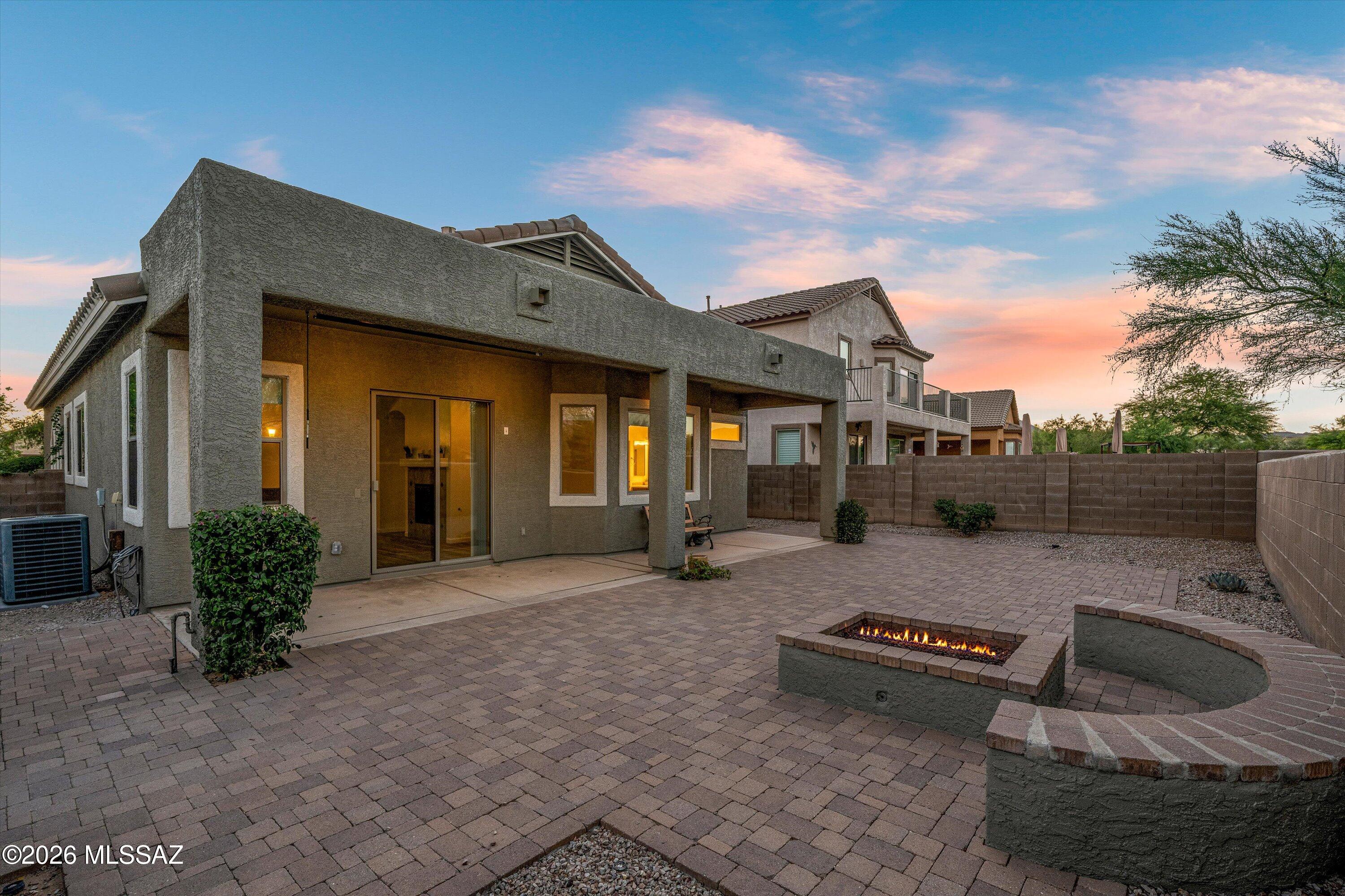 Rancho Vistoso NGHB 10 PCLS S,U & V - Residential