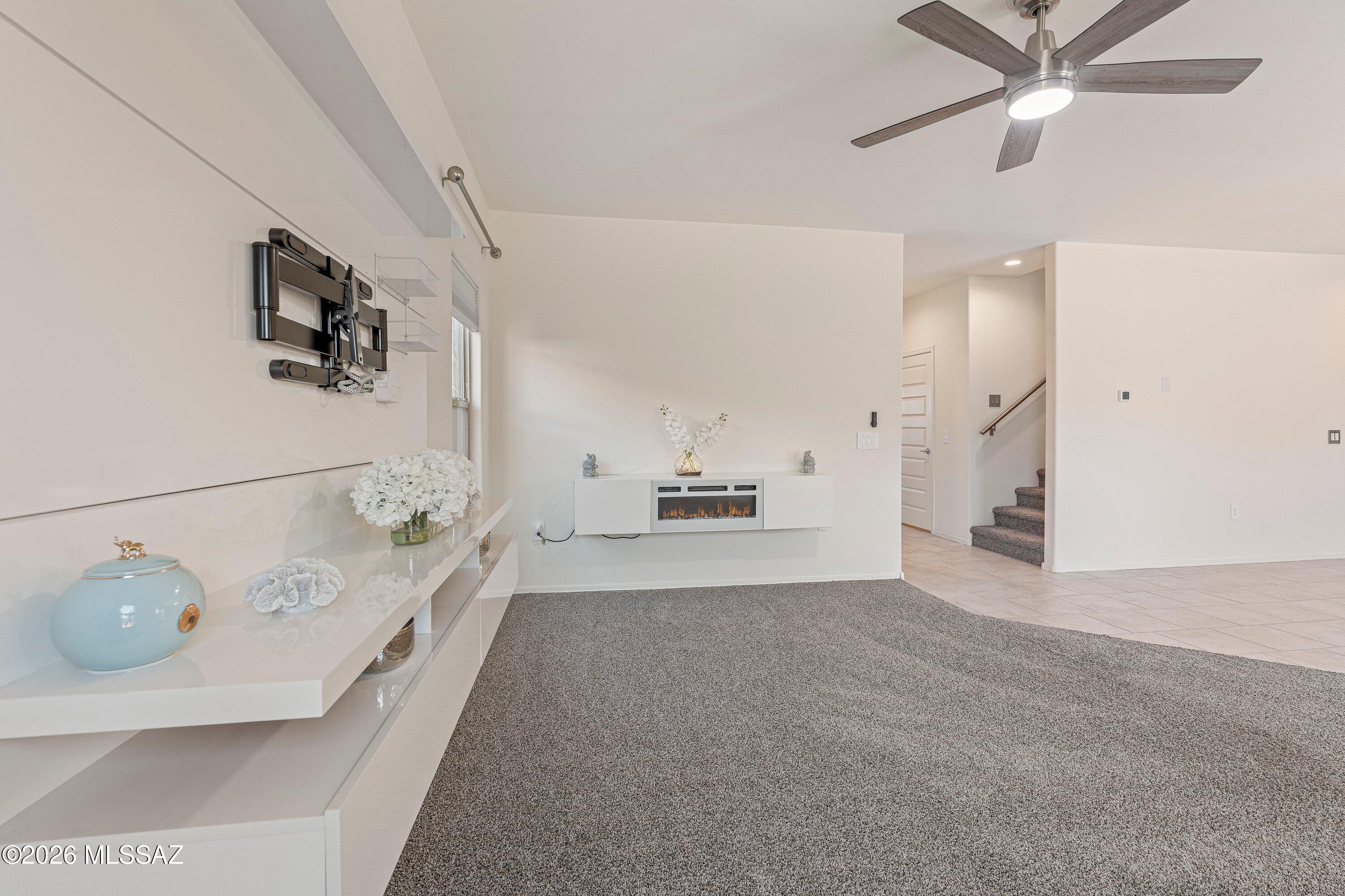 Saguaro Bloom SQ20180540069 - Residential