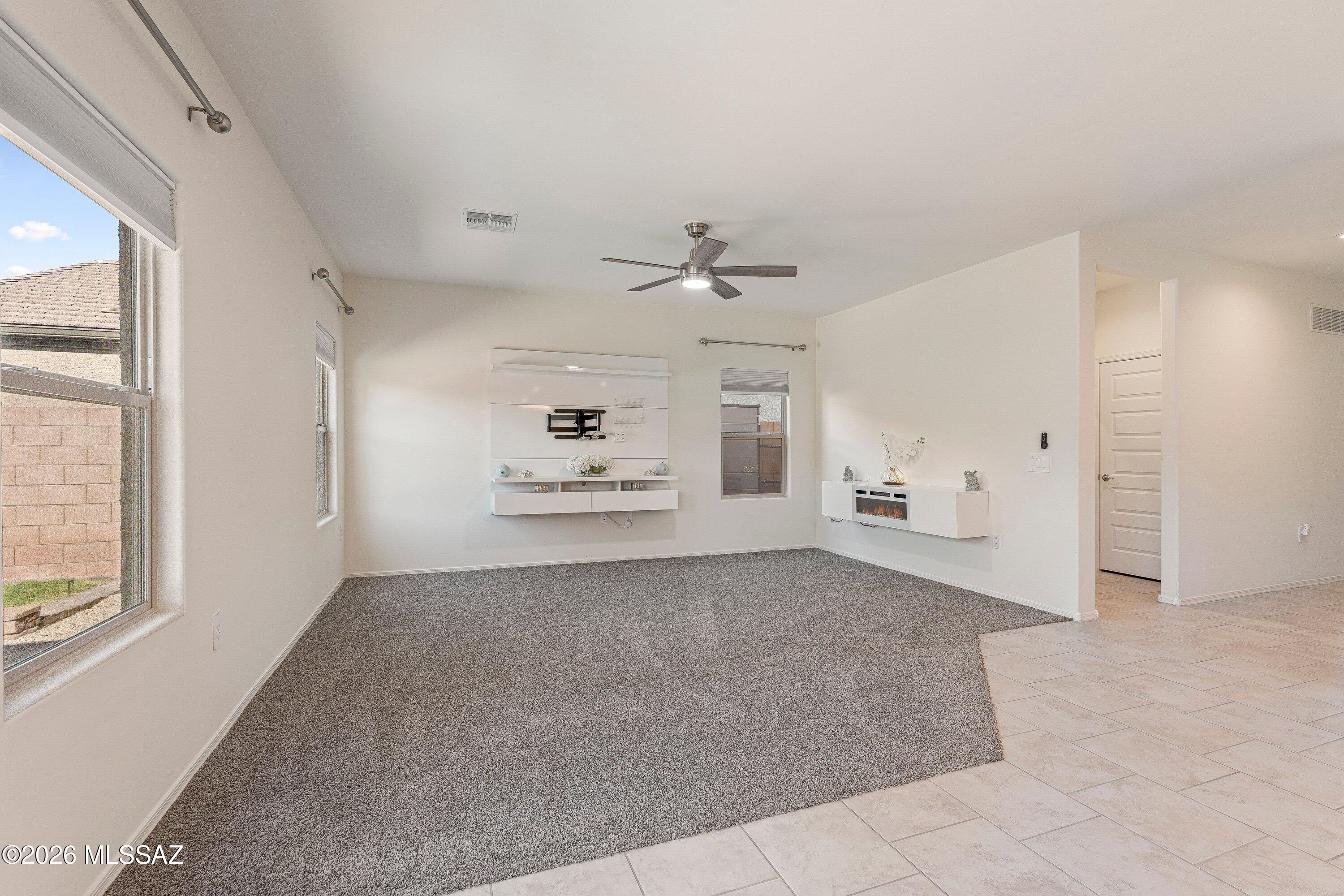 Saguaro Bloom SQ20180540069 - Residential