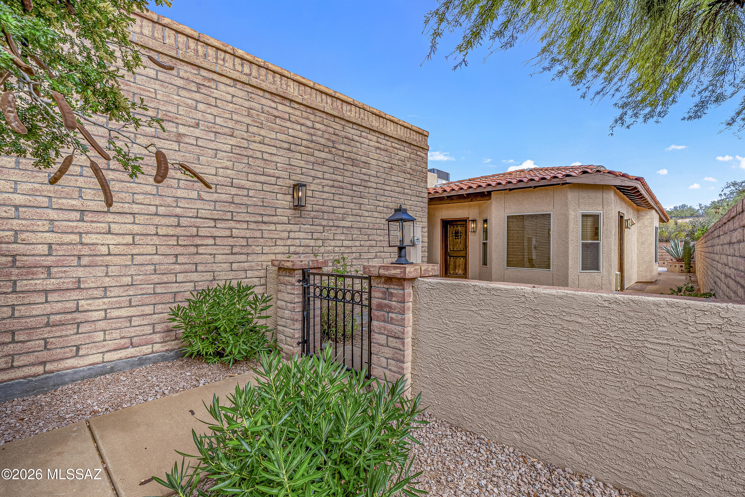 Valle Del Oro Townhomes (1-90) - Residential Lease
