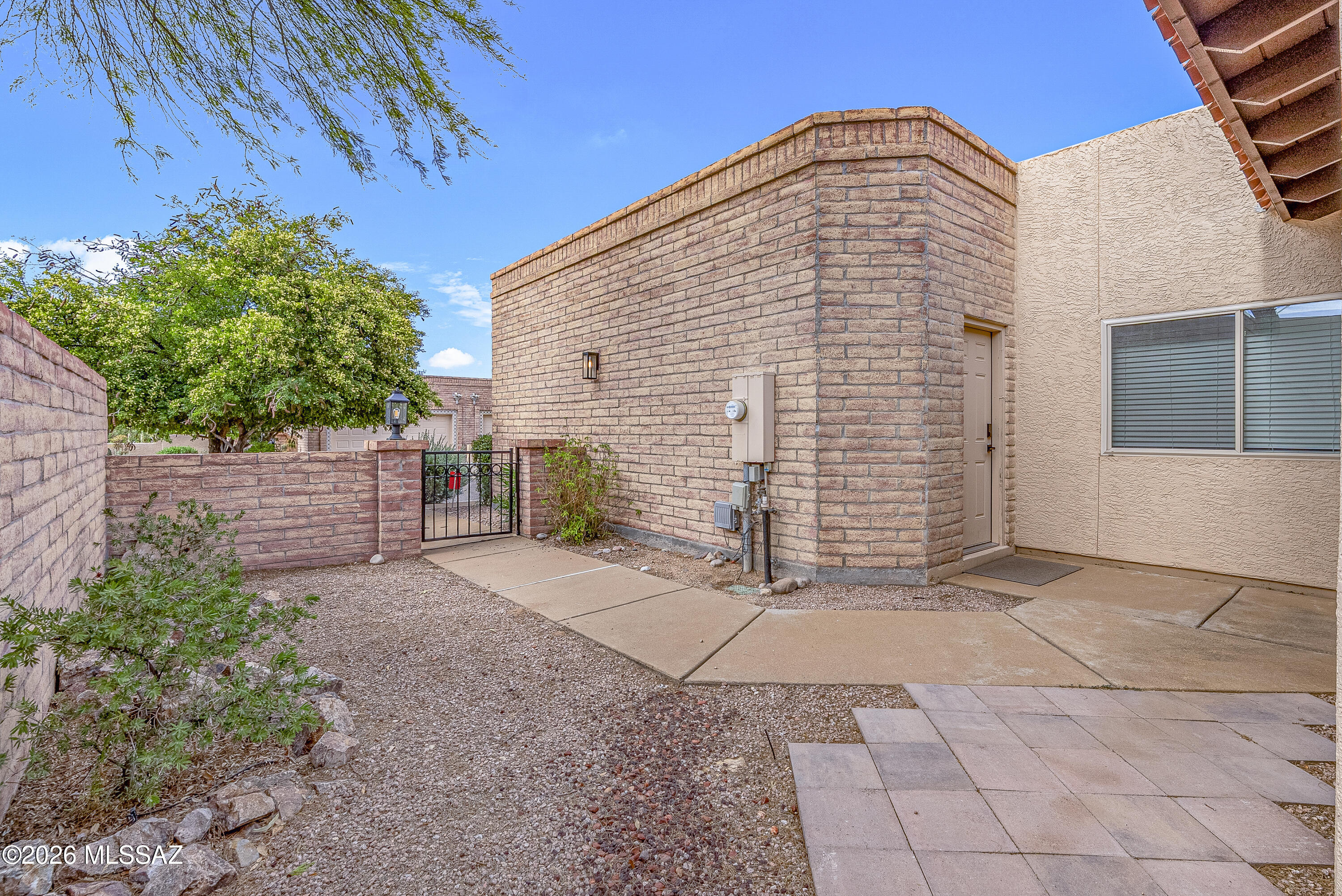 Valle Del Oro Townhomes (1-90) - Residential Lease