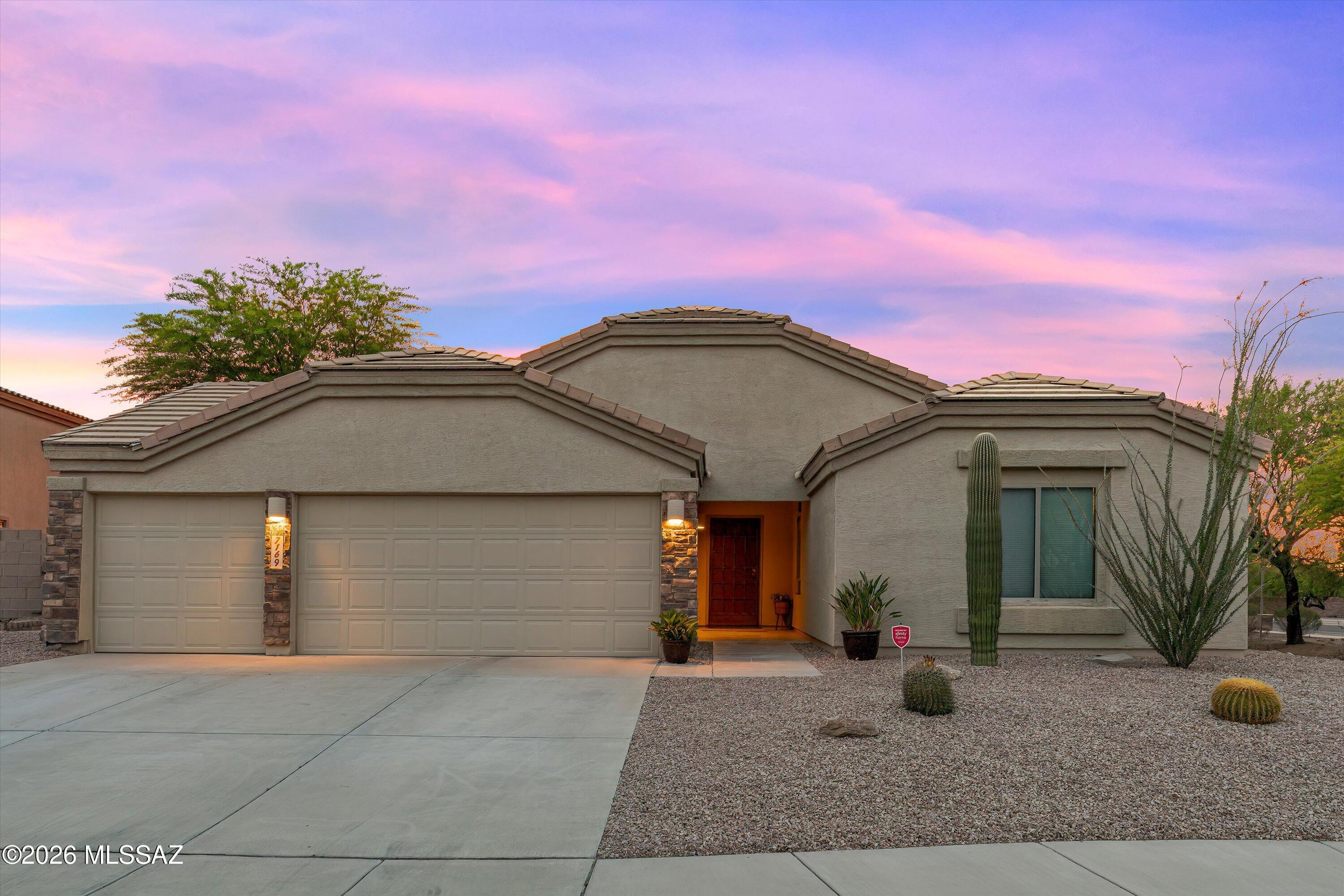 Continental Reserve Blk. 16B (1-86) - Residential