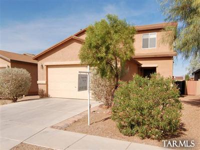 Gorgeous home! Spacious open plan, stainless steel appliances, Large yard with lovely landscaping, brick walkway.
Full interior paint, new carpets in all bedrooms