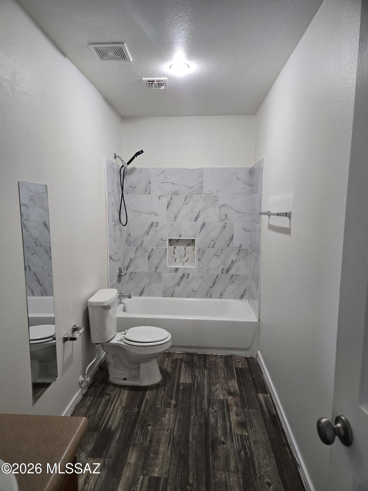 Tierra Vista Phase I (99-285,299-309,372-383) - Residential Lease