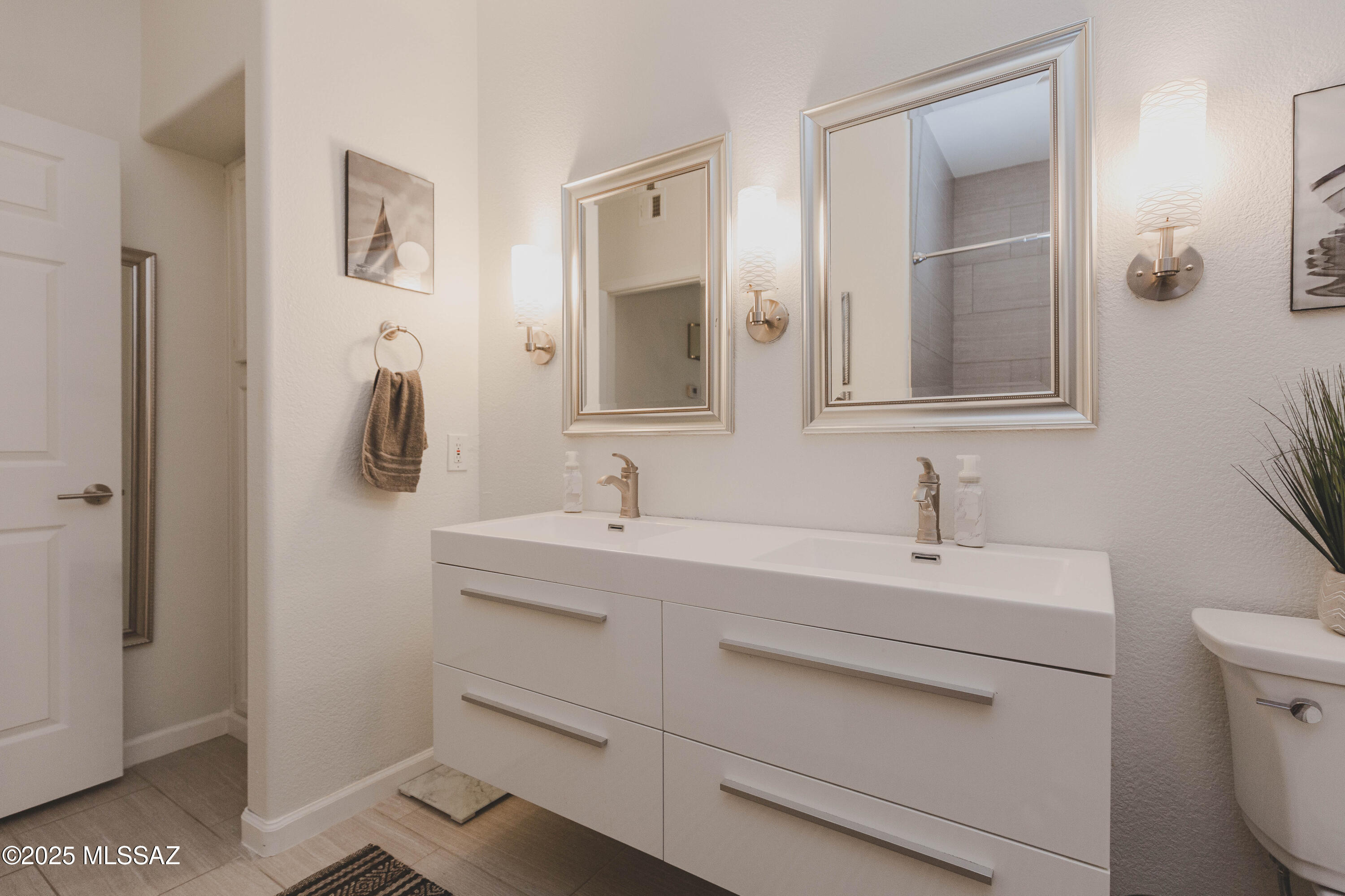 Pinnacle Canyon Condominium - Residential