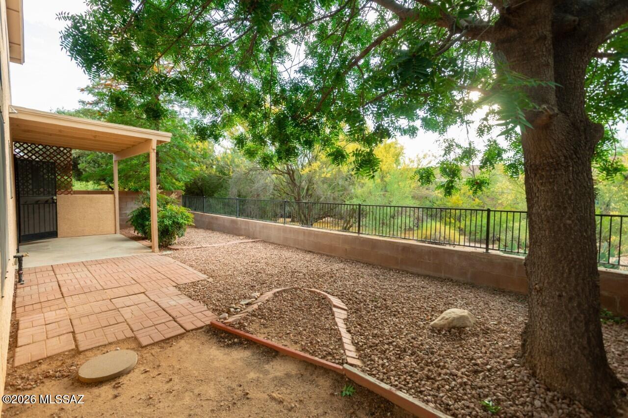 Country Club(1-221) - Residential