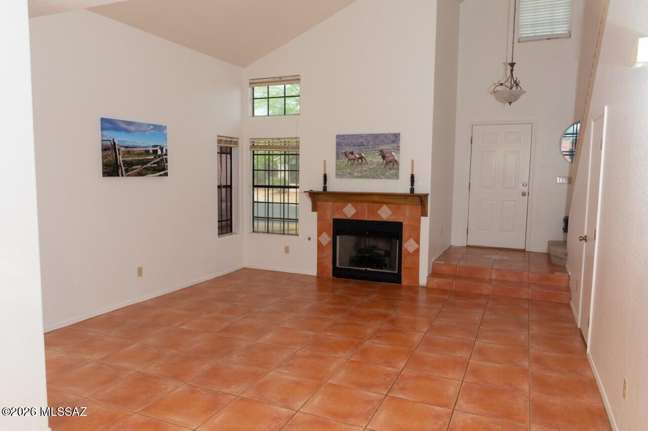 Country Club(1-221) - Residential