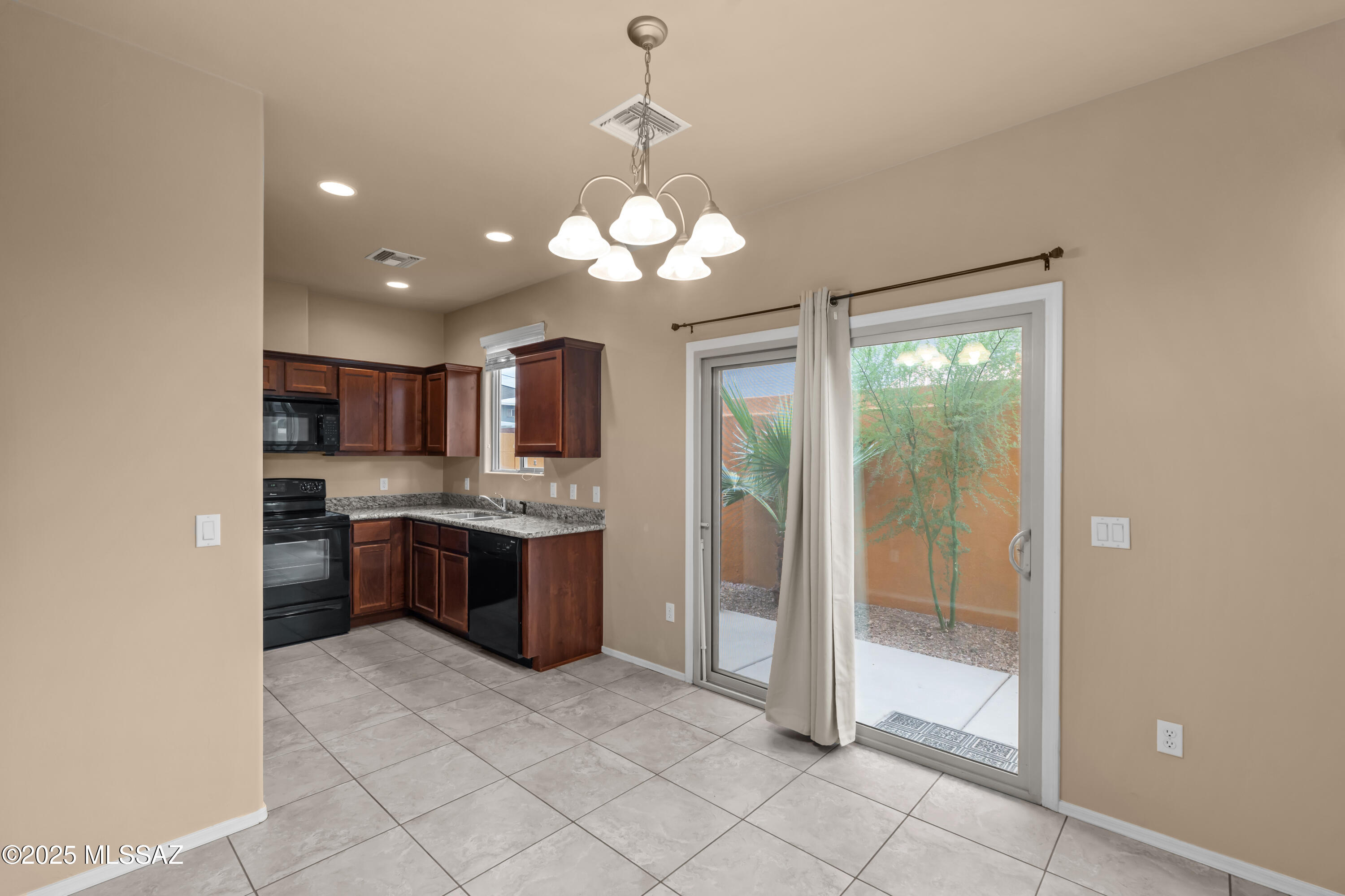Third Street Promenade Condominium SQ20140240790 - Residential