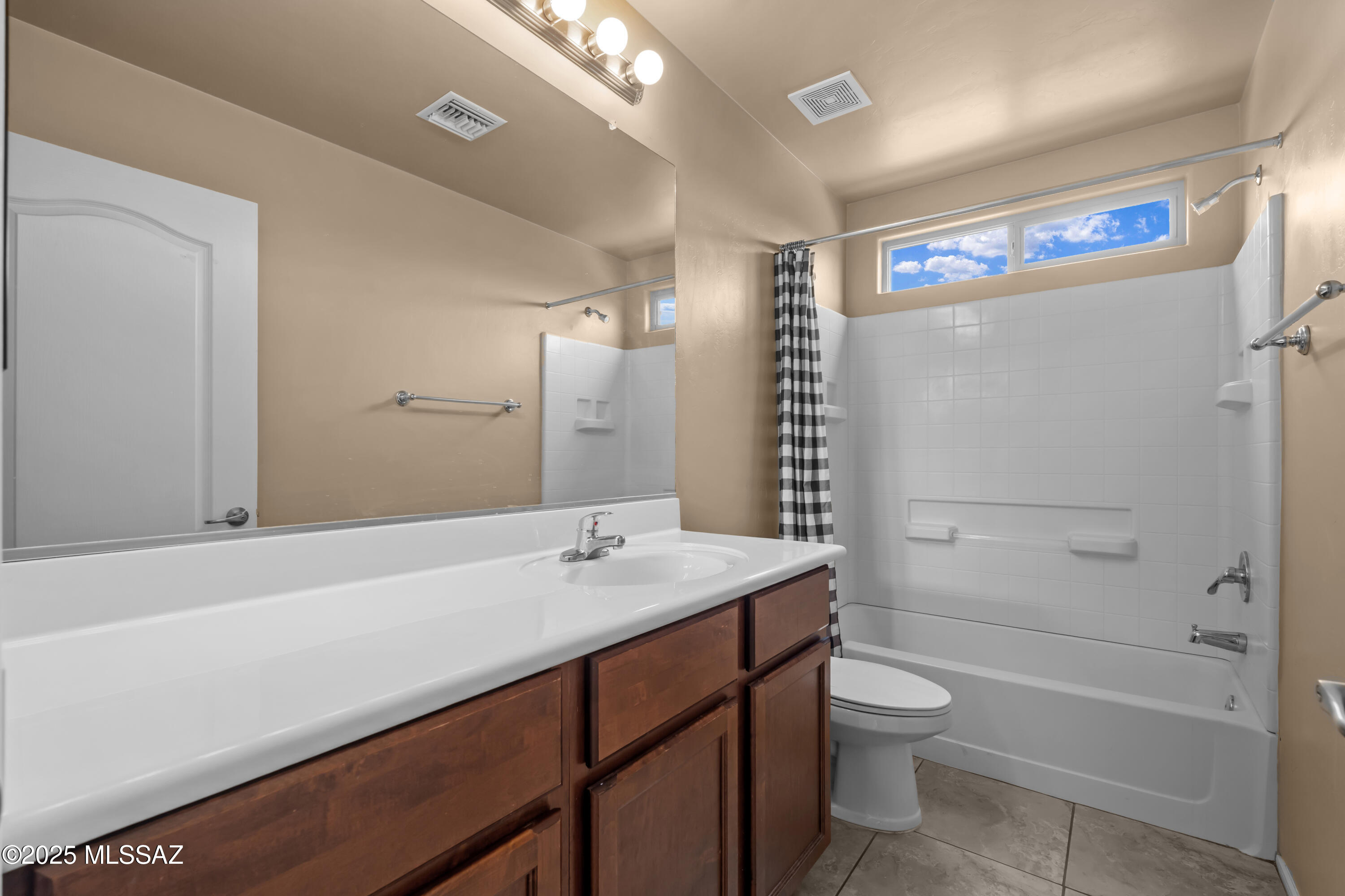 Third Street Promenade Condominium SQ20140240790 - Residential