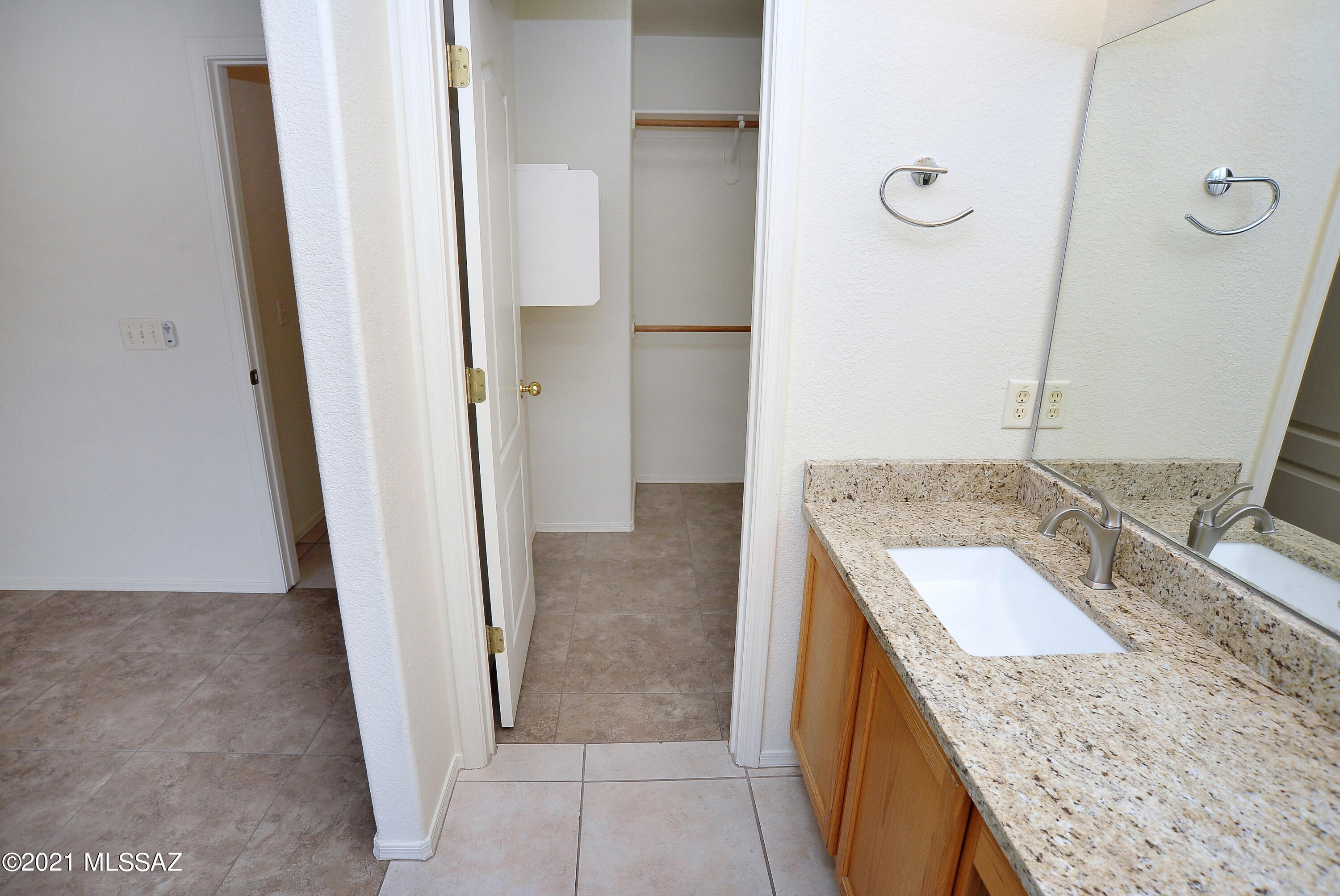 Mona Lisa Heights - Residential Lease