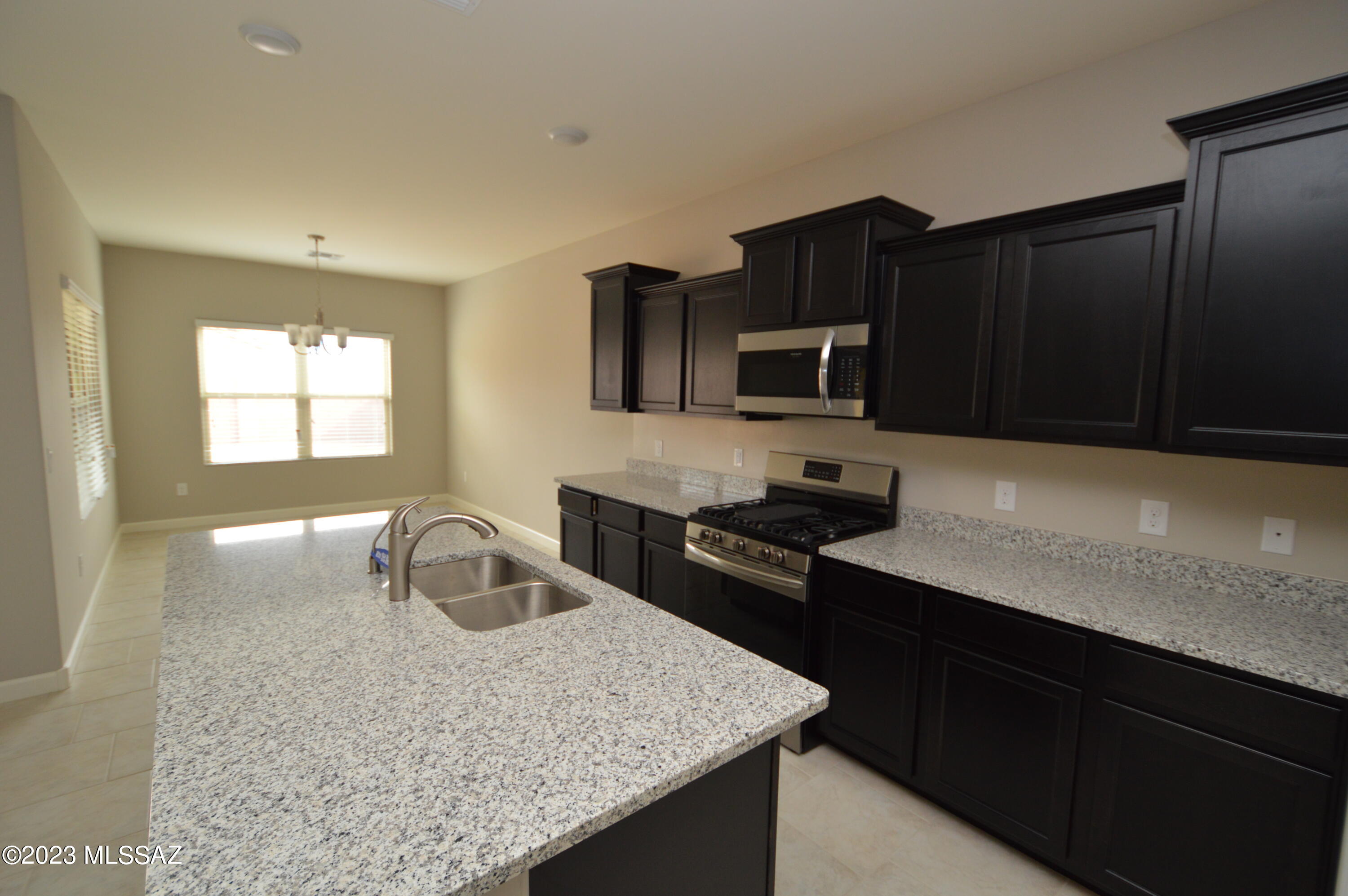 Vista Del Lago Norte SQ20140780198 - Residential Lease