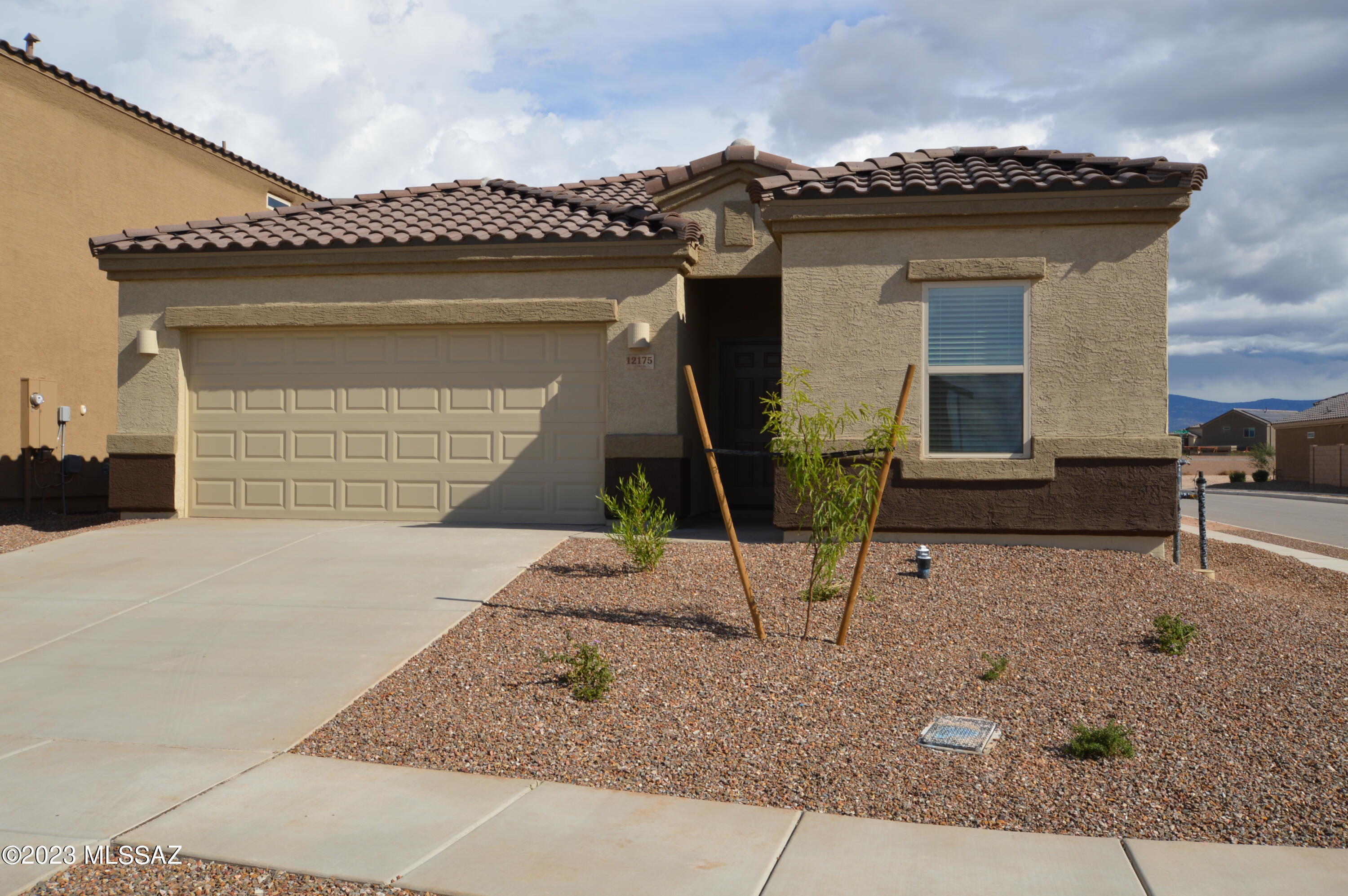 Vista Del Lago Norte SQ20140780198 - Residential Lease