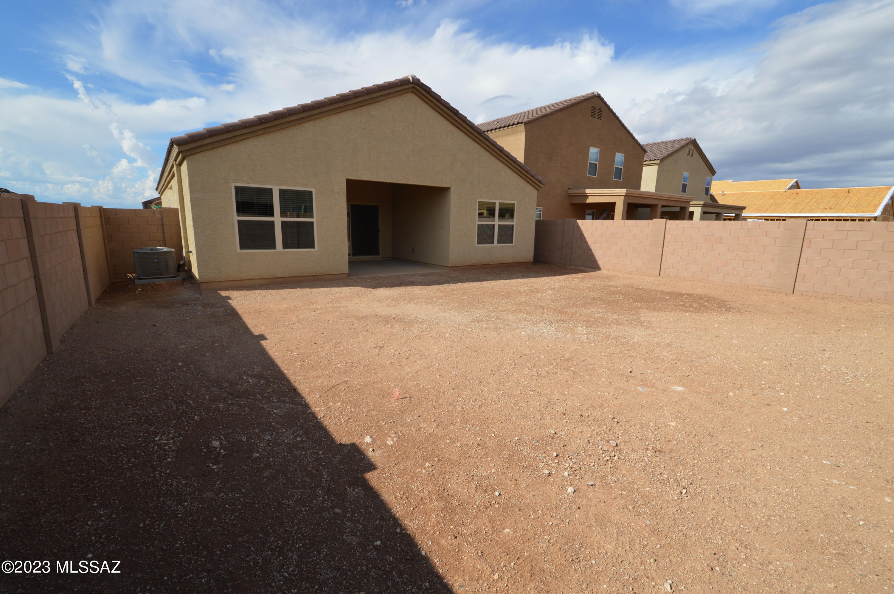 Vista Del Lago Norte SQ20140780198 - Residential Lease