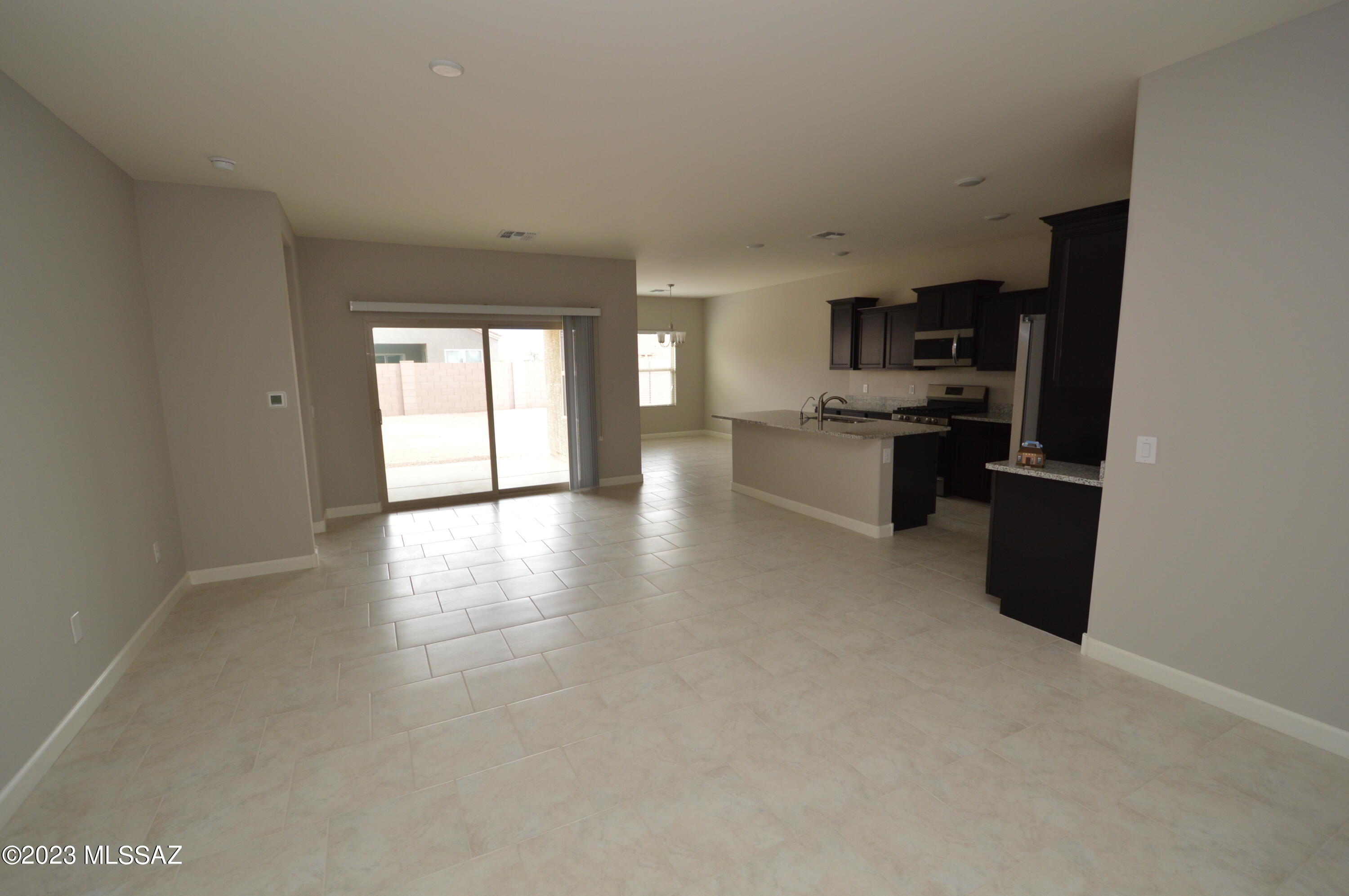 Vista Del Lago Norte SQ20140780198 - Residential Lease