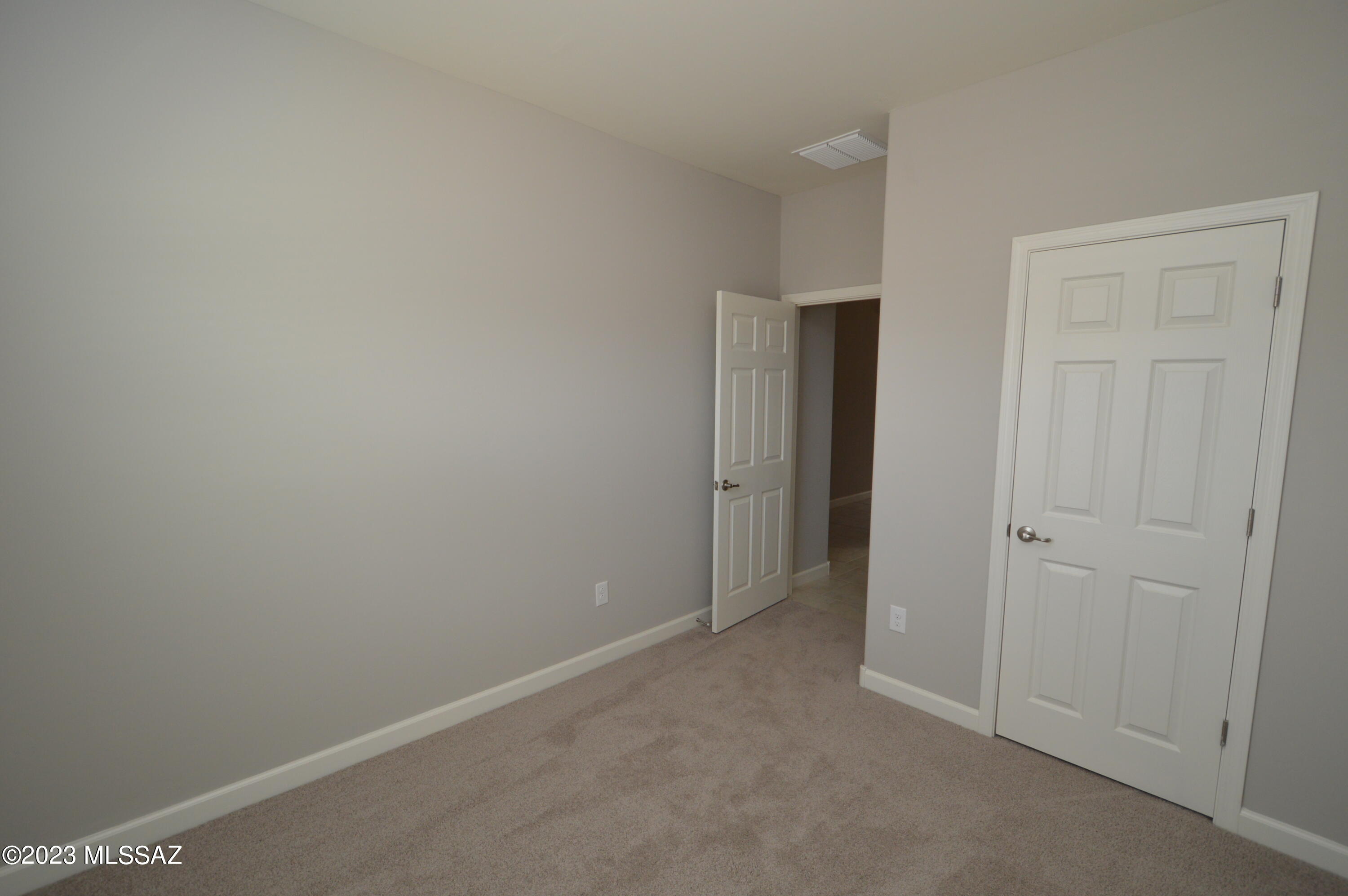 Vista Del Lago Norte SQ20140780198 - Residential Lease