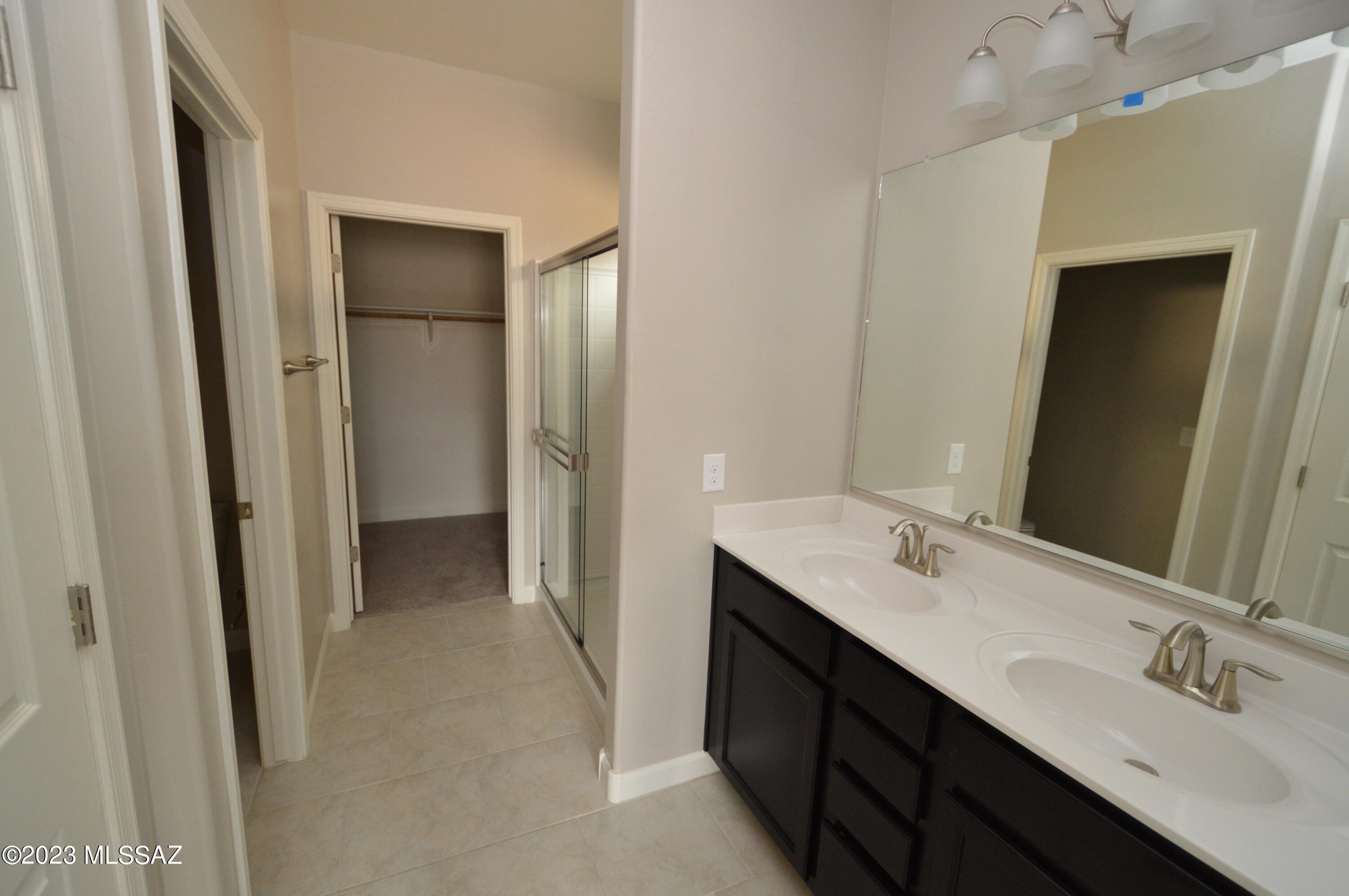 Vista Del Lago Norte SQ20140780198 - Residential Lease