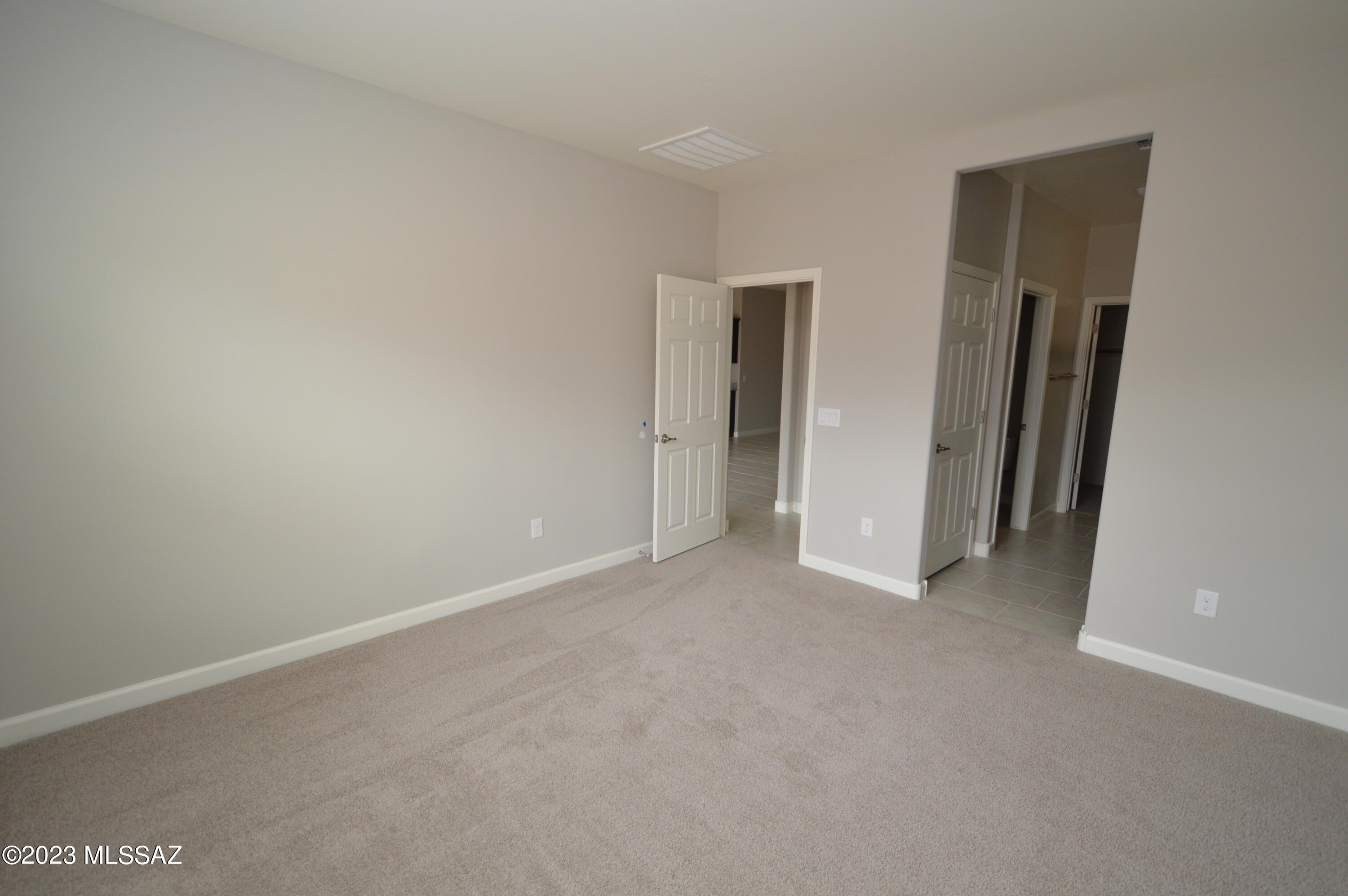 Vista Del Lago Norte SQ20140780198 - Residential Lease