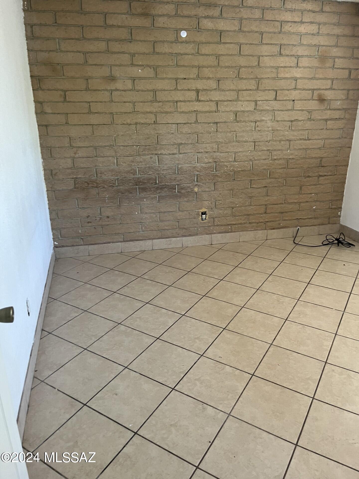 Mills Subdivision (1-14) - Residential Lease