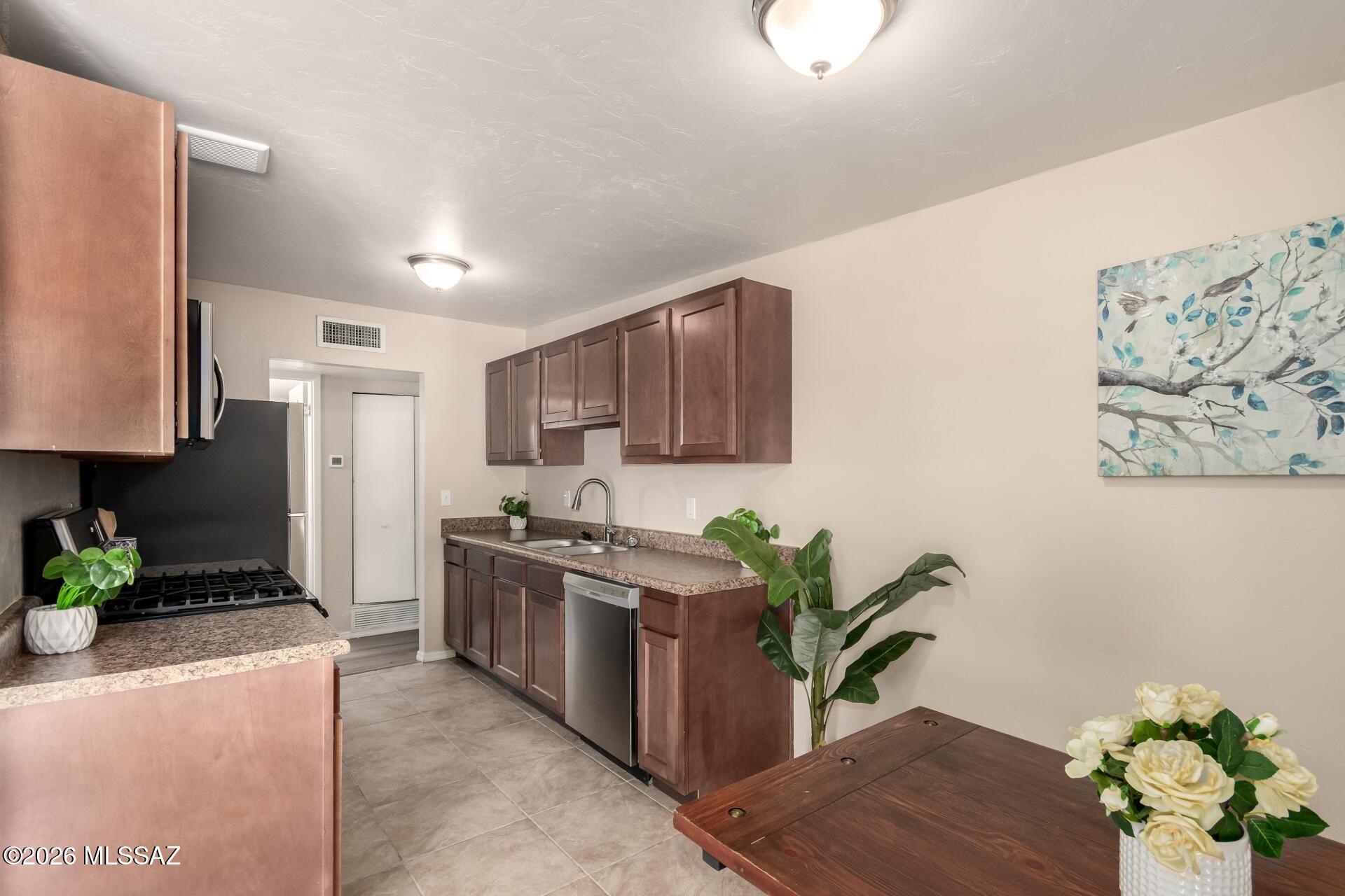 Vista Del Prado (1-274) - Residential