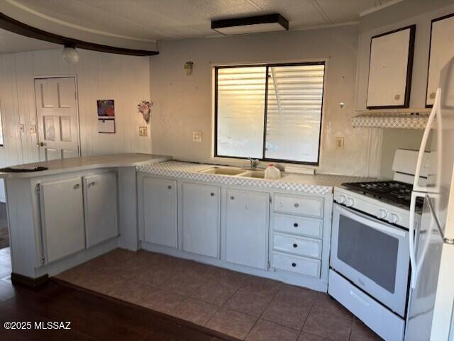 Mescal Lakes - Residential