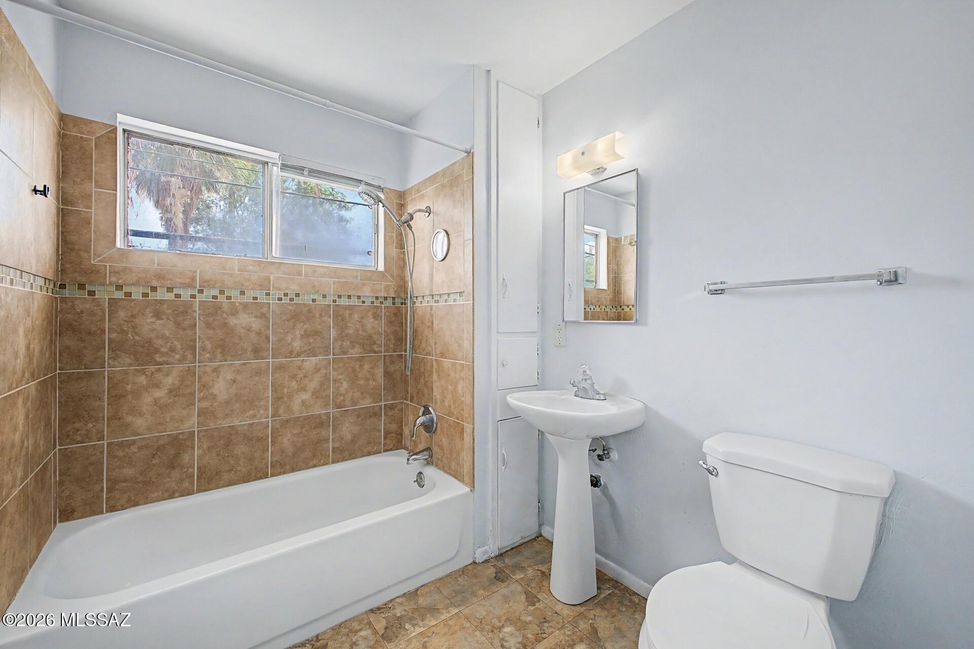 Amherst Club Condos (1-20) - Residential