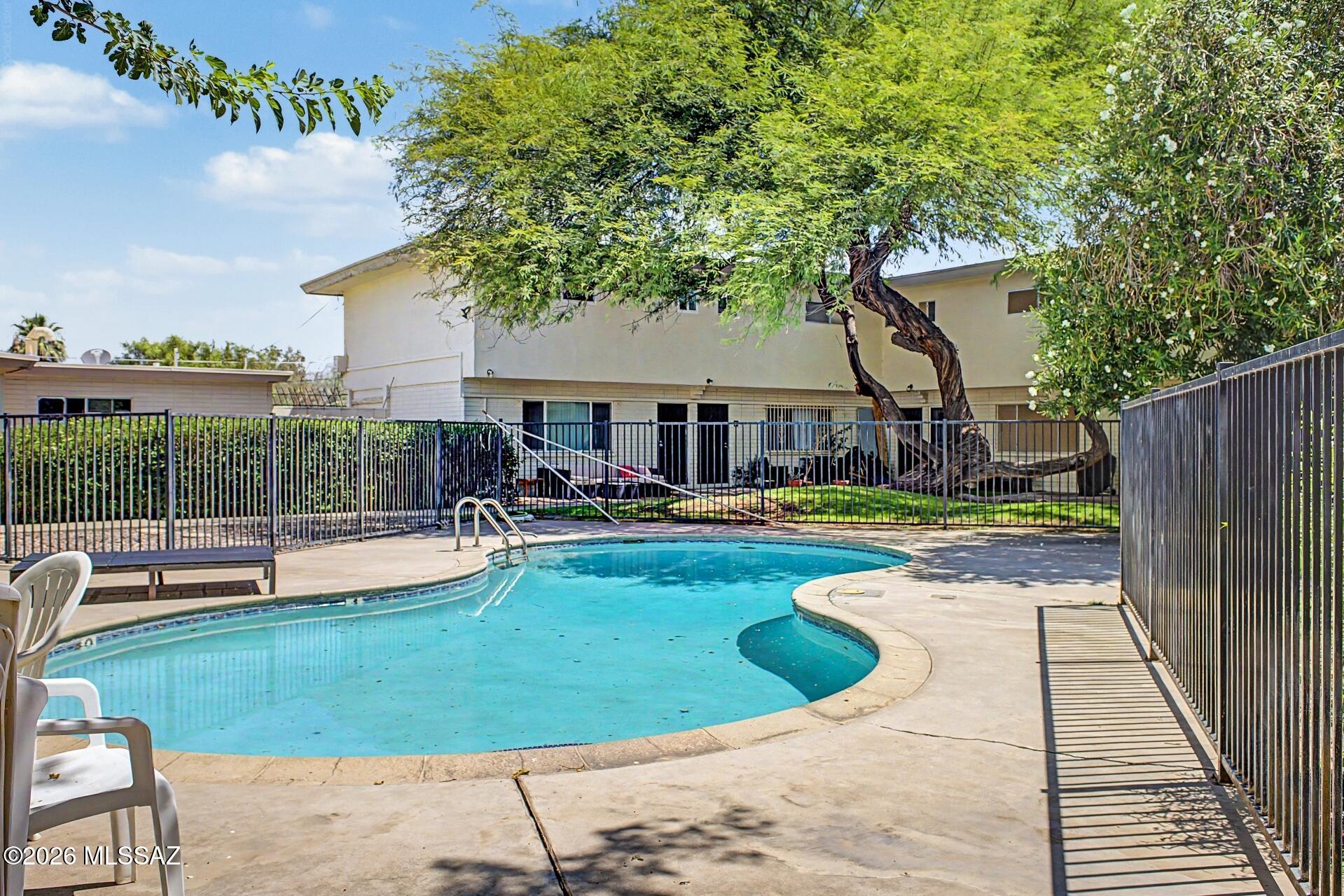 Amherst Club Condos (1-20) - Residential