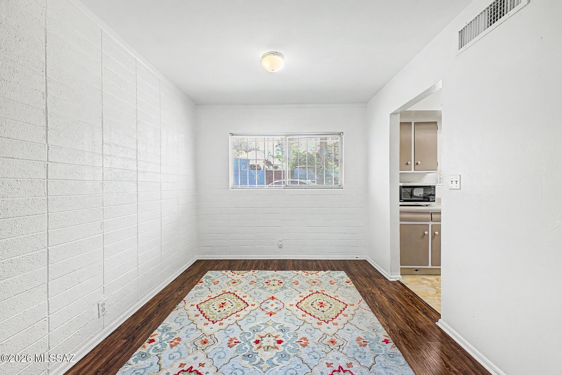 Amherst Club Condos (1-20) - Residential
