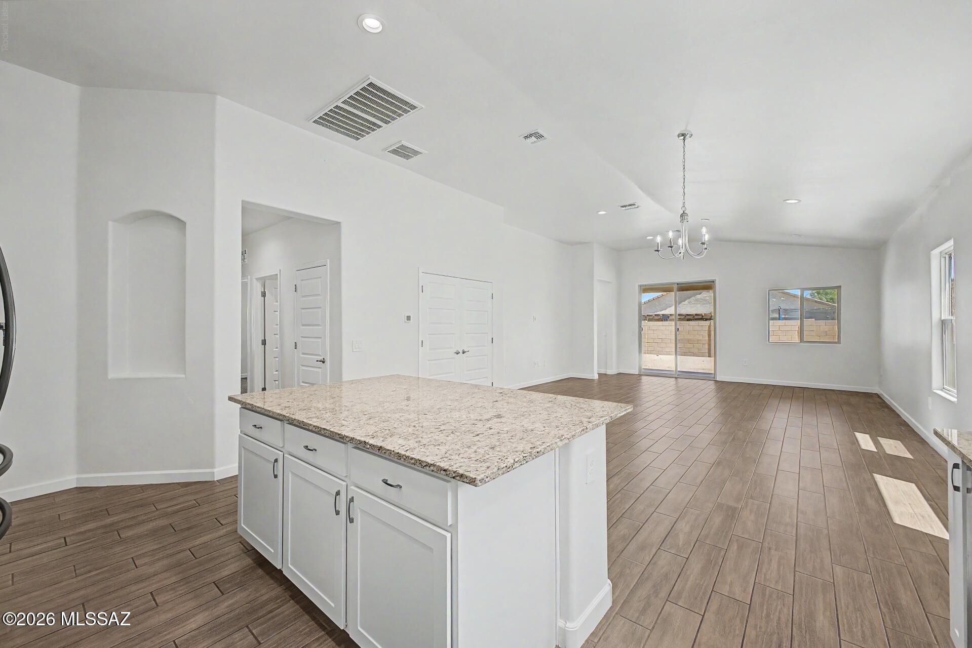 Saguaro Bloom 7B - Residential
