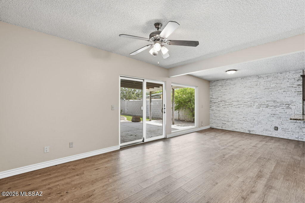 Verde Vista (101-122) - Residential