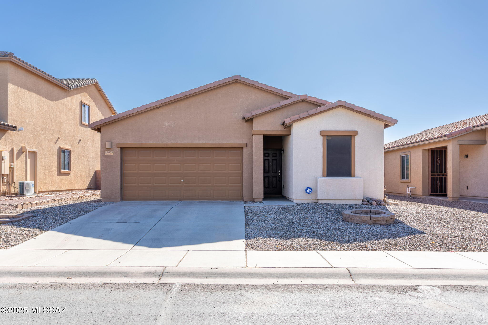 This move in ready 2 bed 2 bath home, complimented by a versatile den offers 1,256 sqft of comfortable living space. Step outside to a spacious backyard, ideal for outdoor gatherings, gardening. The home is situated just minutes away from local parks, splash pad, I-10, and the new Fry's Marketplace center.