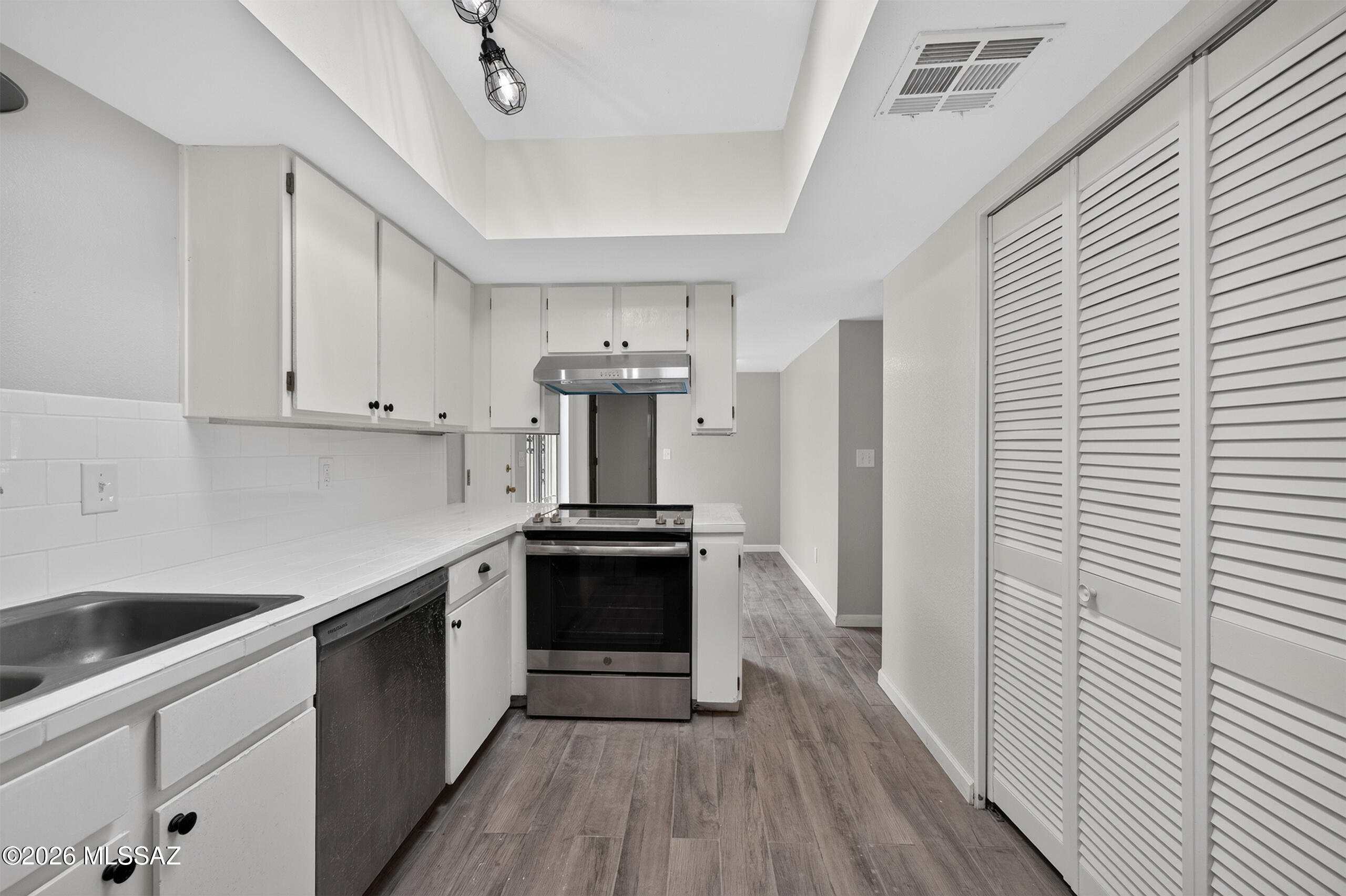 Pantano Townhomes (1-118) - Residential