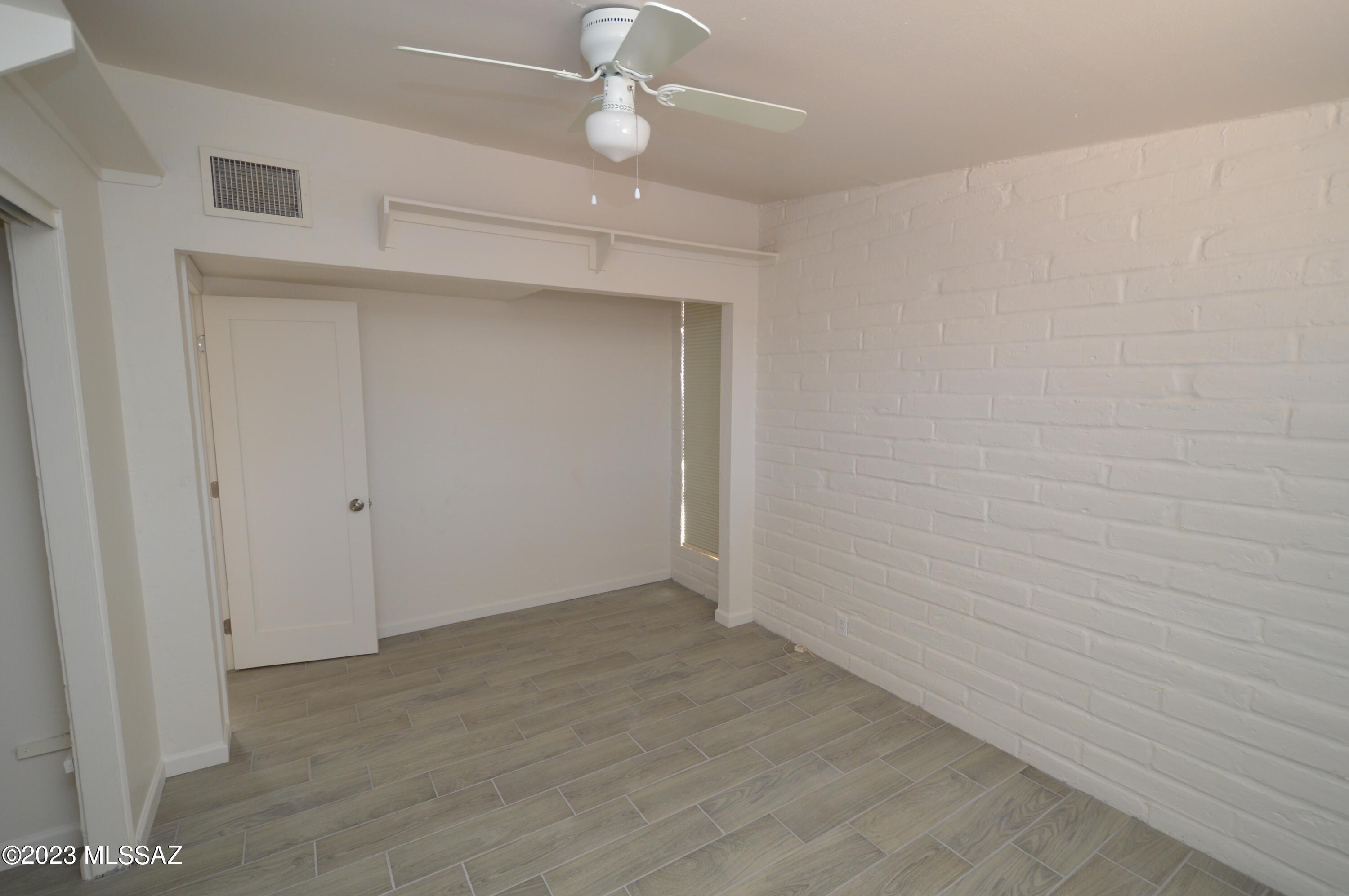 Kingston Knolls Terrace - Residential Lease