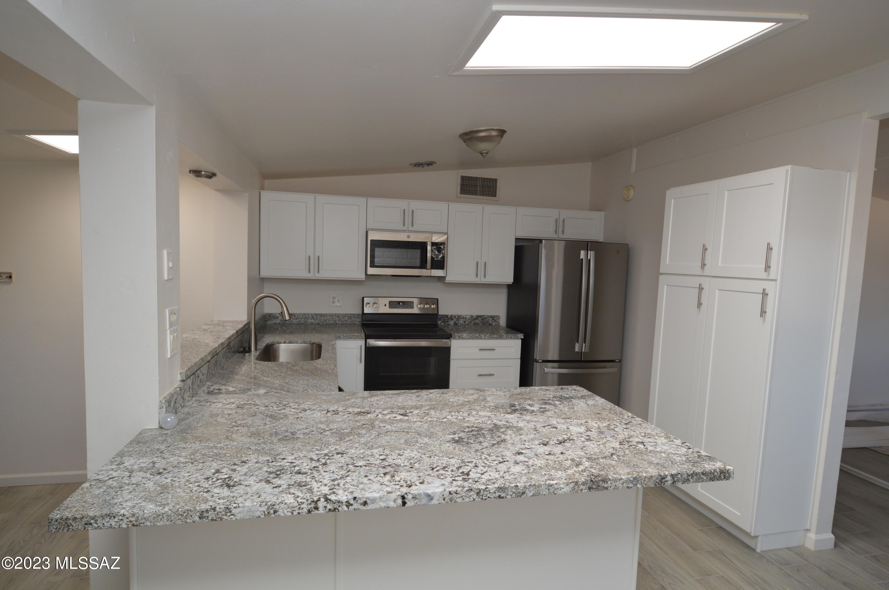 Kingston Knolls Terrace - Residential Lease