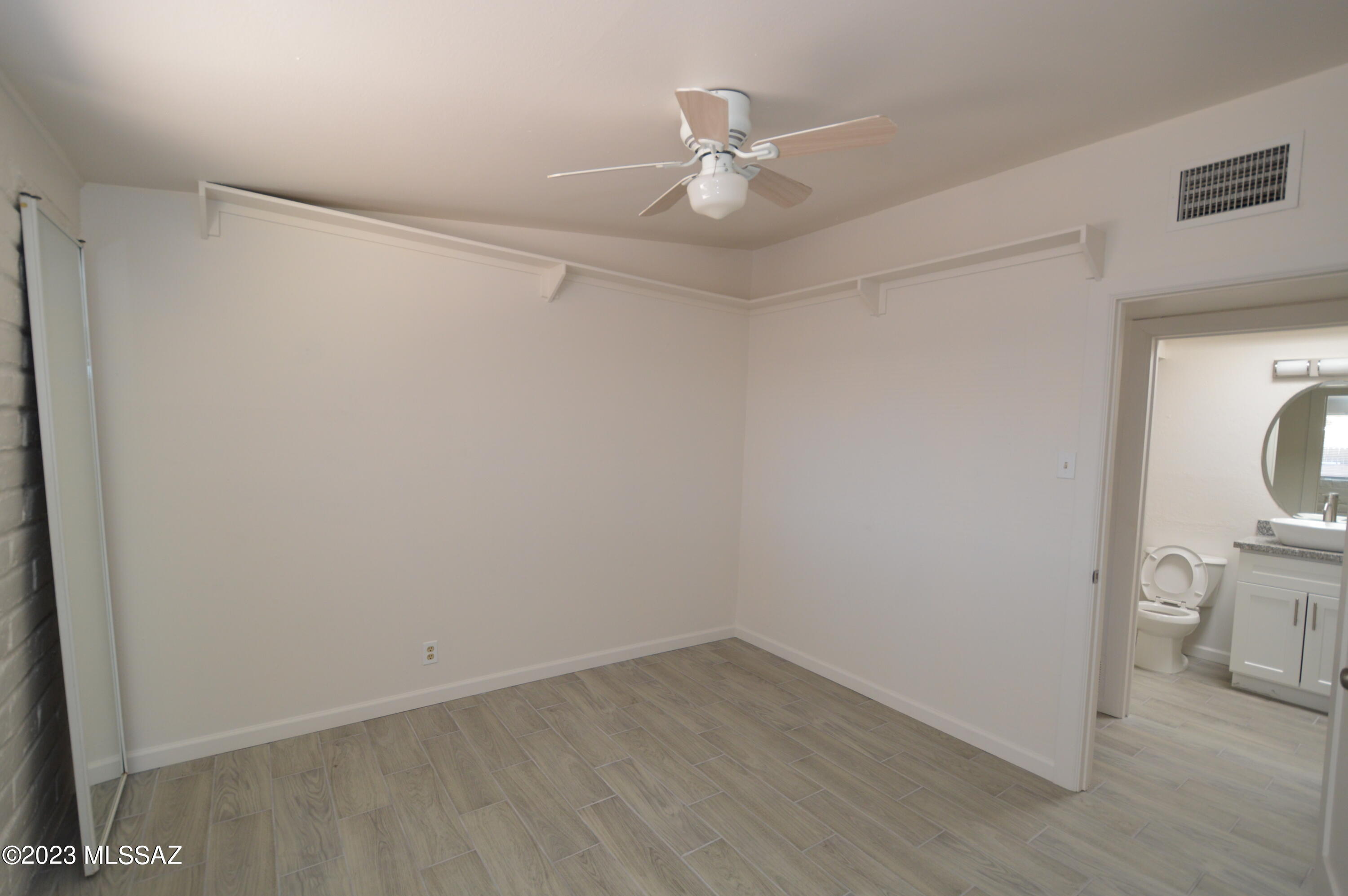 Kingston Knolls Terrace - Residential Lease