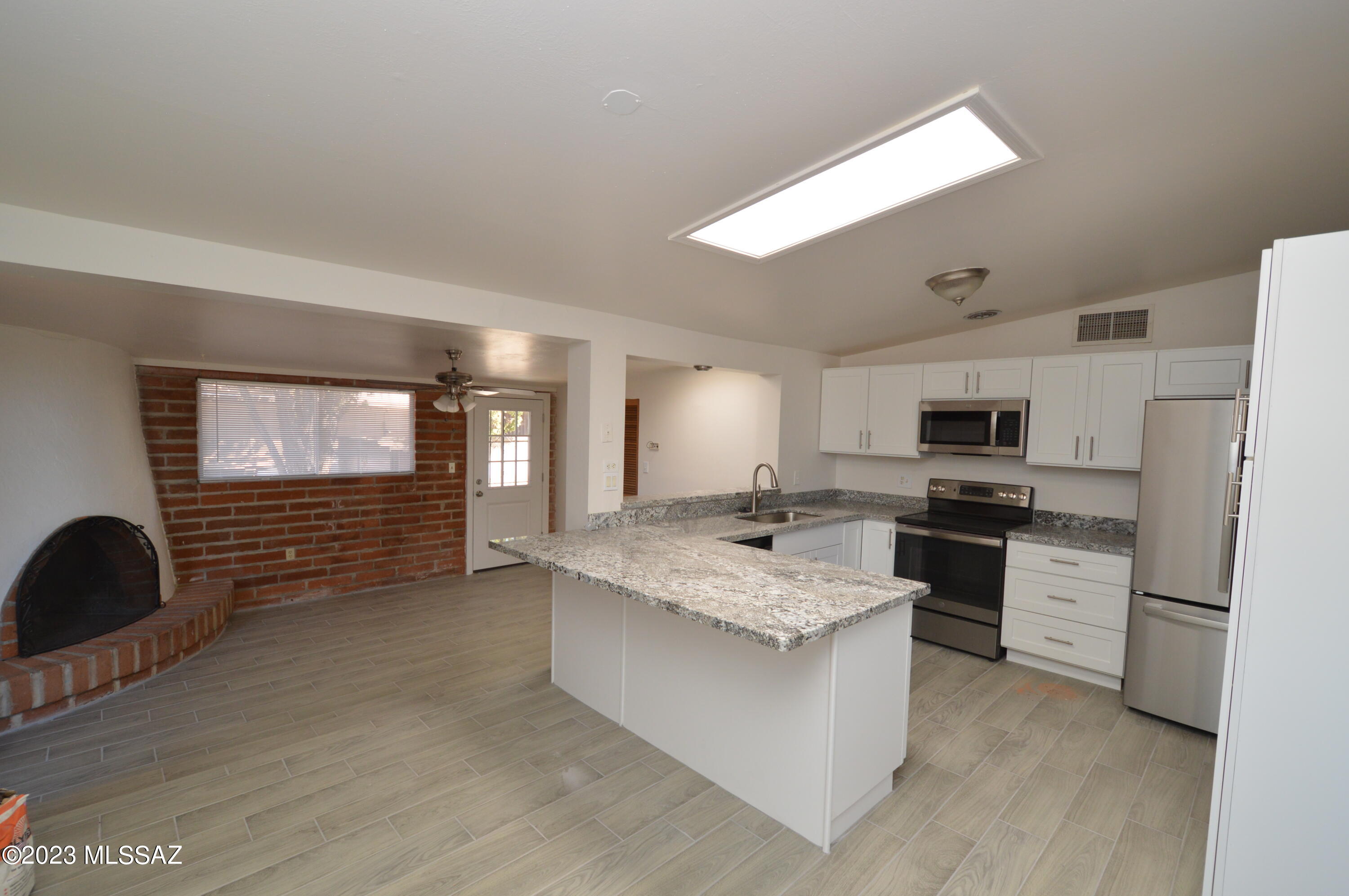 Kingston Knolls Terrace - Residential Lease