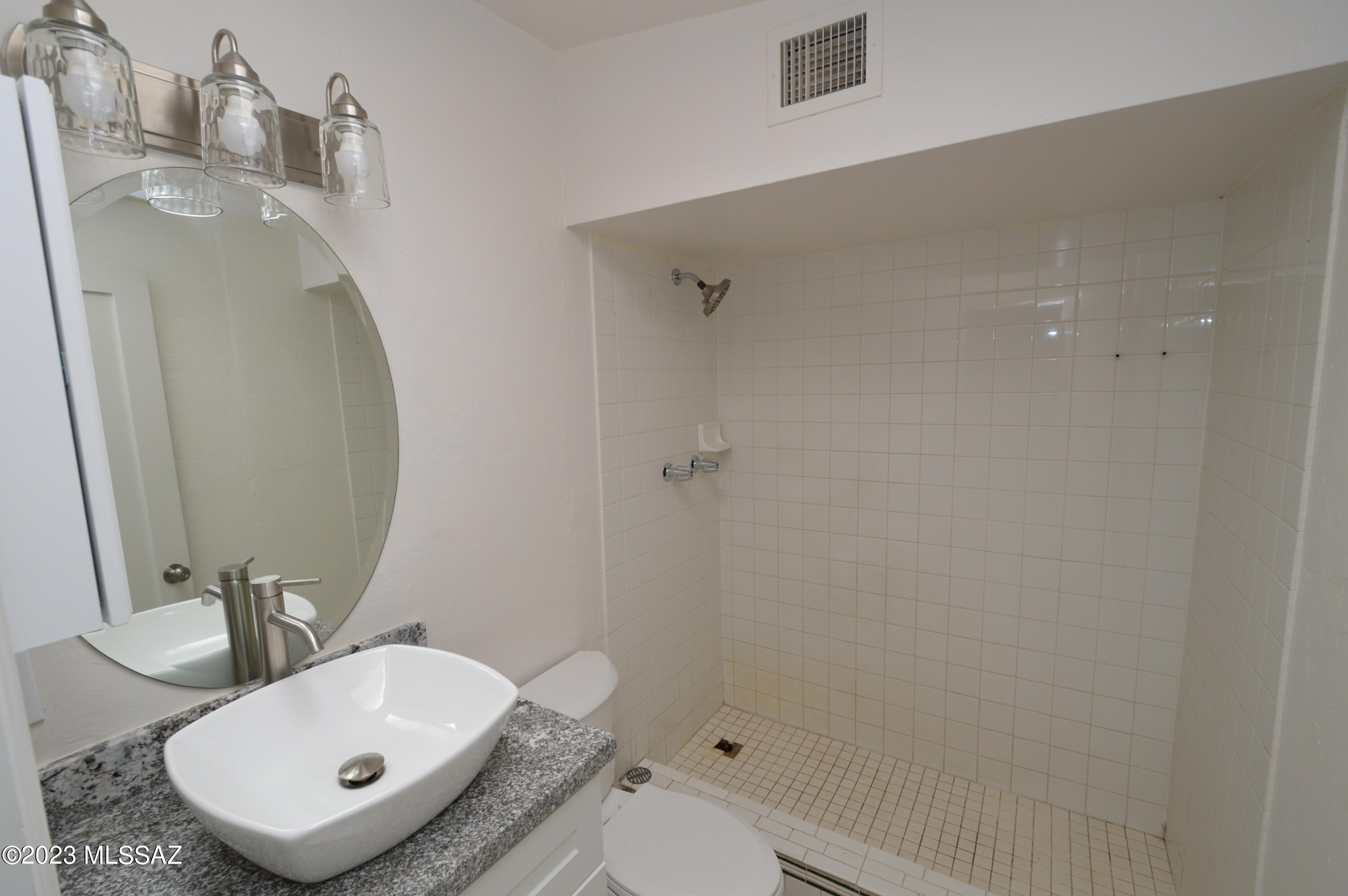 Kingston Knolls Terrace - Residential Lease