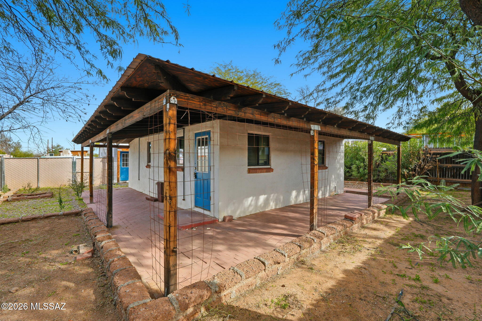 *****Range Priced $229,000 - $239,000*****
Duplex property located at 121 W Birdman Dr in Tucson. Both units feature updated interiors. Each unit offers a private entrance and separate parking spaces, providing flexibility for an owner-occupant or investment use. Property presents an opportunity for a buyer to live in one unit while renting the other.