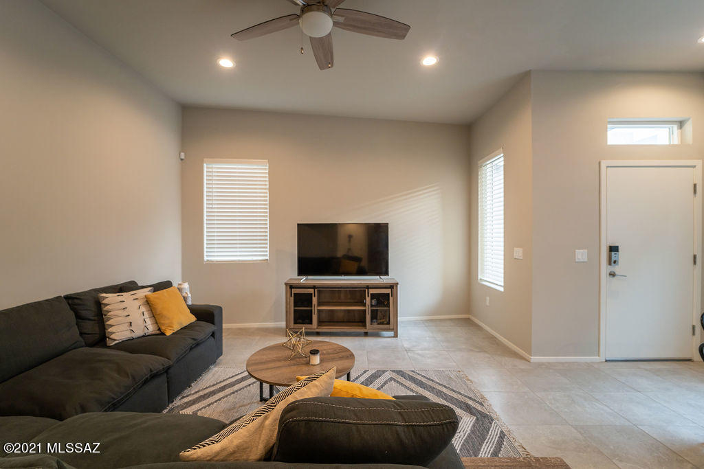 Park Modern SQ20171350679 - Residential