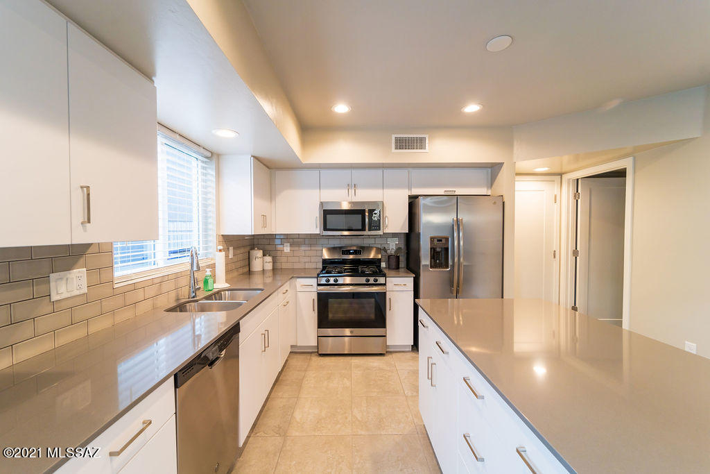 Park Modern SQ20171350679 - Residential