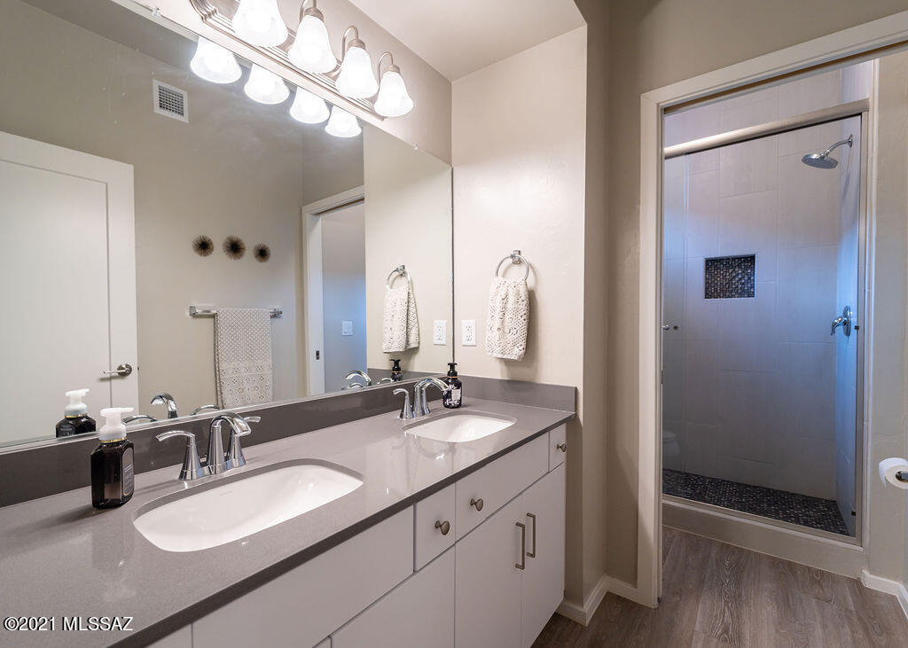 Park Modern SQ20171350679 - Residential