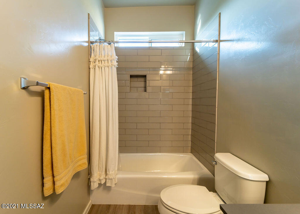 Park Modern SQ20171350679 - Residential