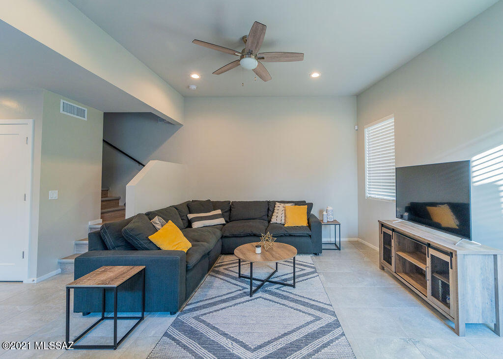 Park Modern SQ20171350679 - Residential