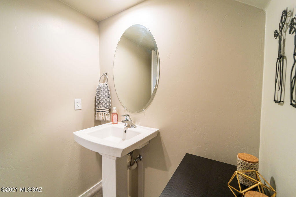 Park Modern SQ20171350679 - Residential