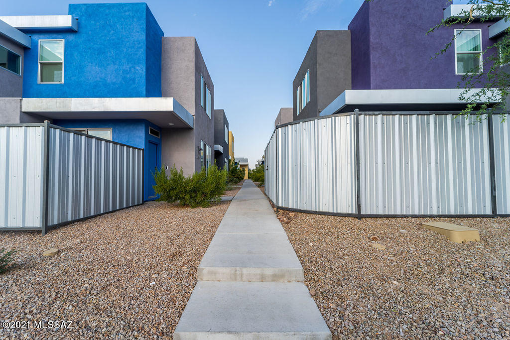 Park Modern SQ20171350679 - Residential