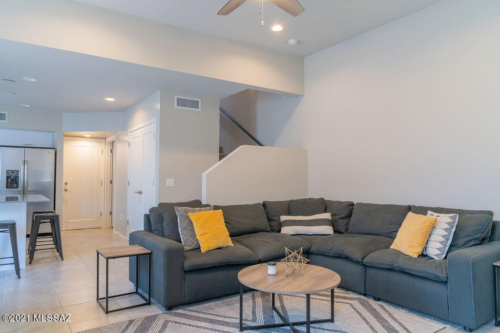 Park Modern SQ20171350679 - Residential