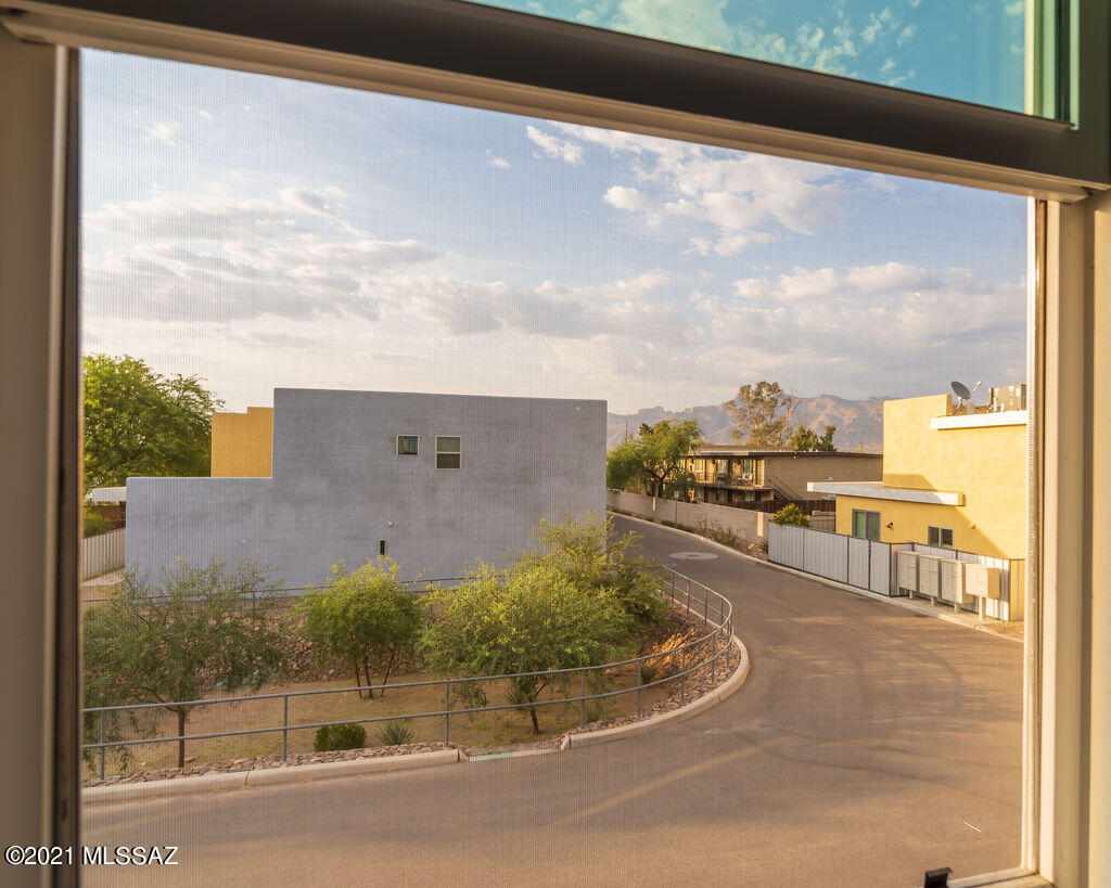 Park Modern SQ20171350679 - Residential