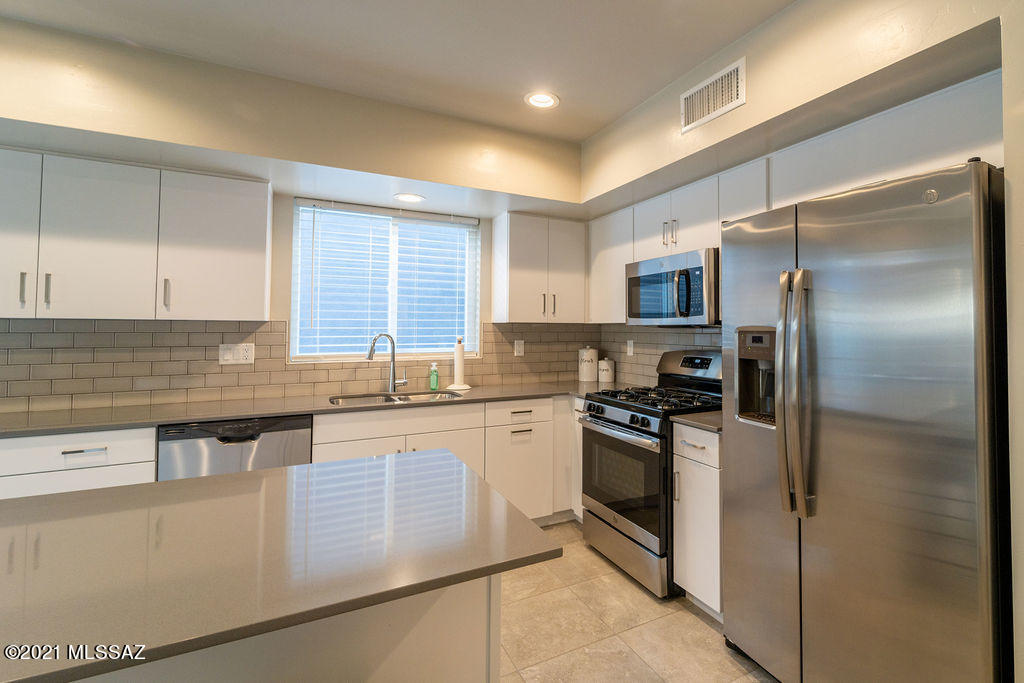 Park Modern SQ20171350679 - Residential